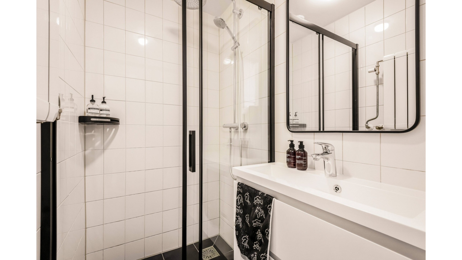 Kort voor de breuk met Lil Kleine kocht Anna Groeneveld dit appartement in Amsterdam-Zuid. Zie Foto's 7