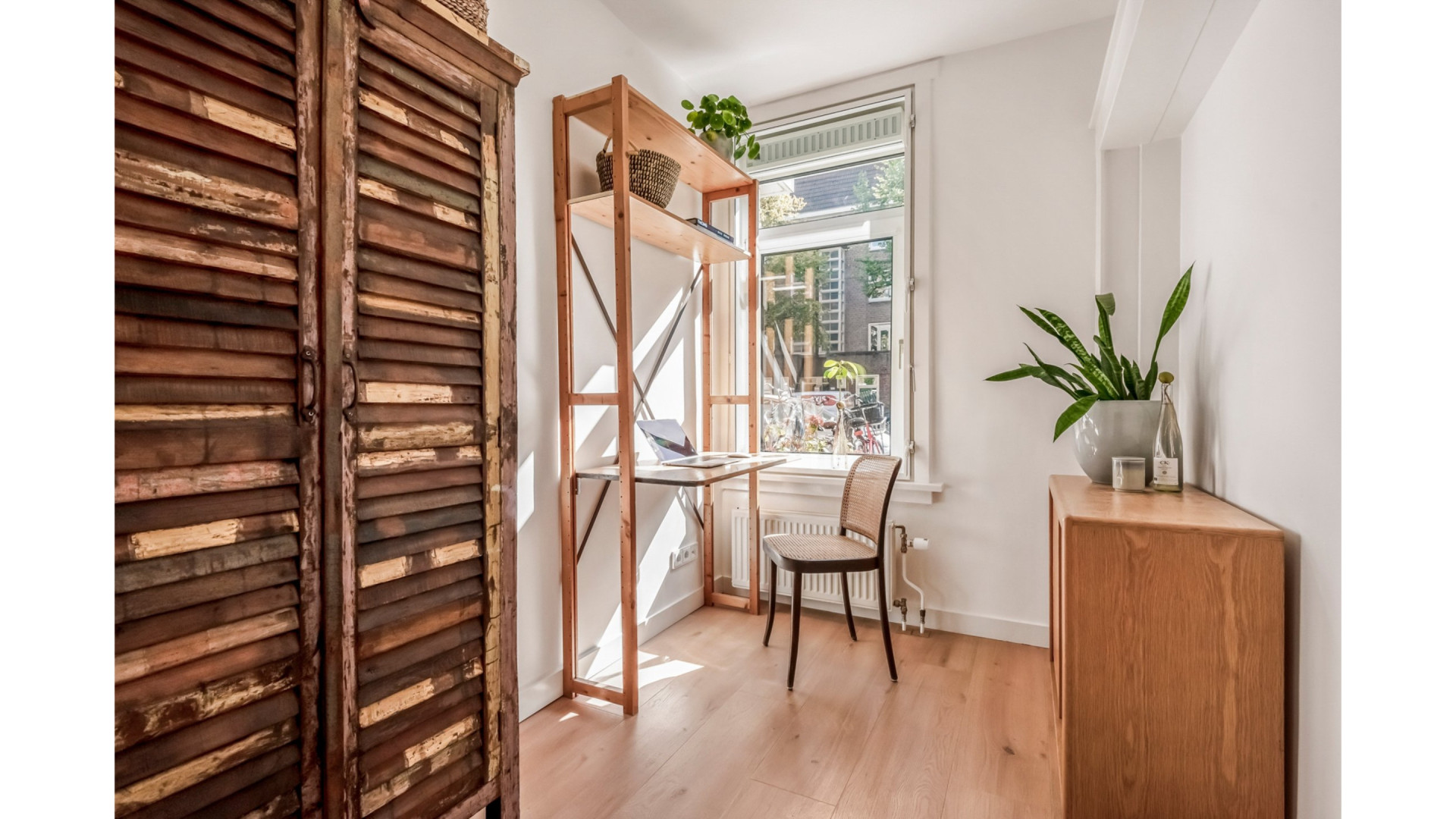 Kort voor de breuk met Lil Kleine kocht Anna Groeneveld dit appartement in Amsterdam-Zuid. Zie Foto's 8