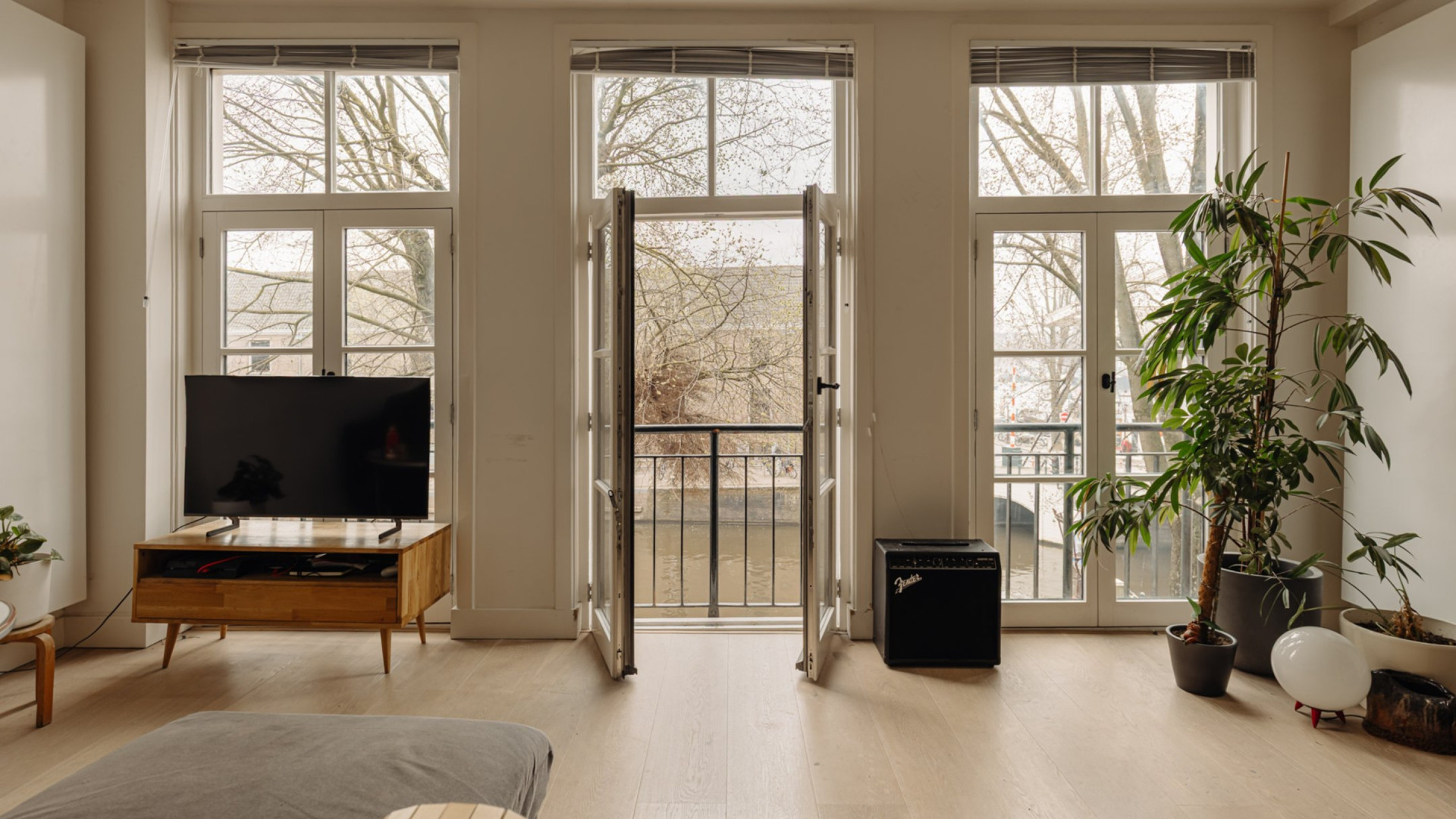 TE KOOP: Zoon van Monique van de Ven, die ooit de boel kort en klein sloeg in haar villa, gaat dankzij zijn ouders megawinst scoren! Zie foto's 3
