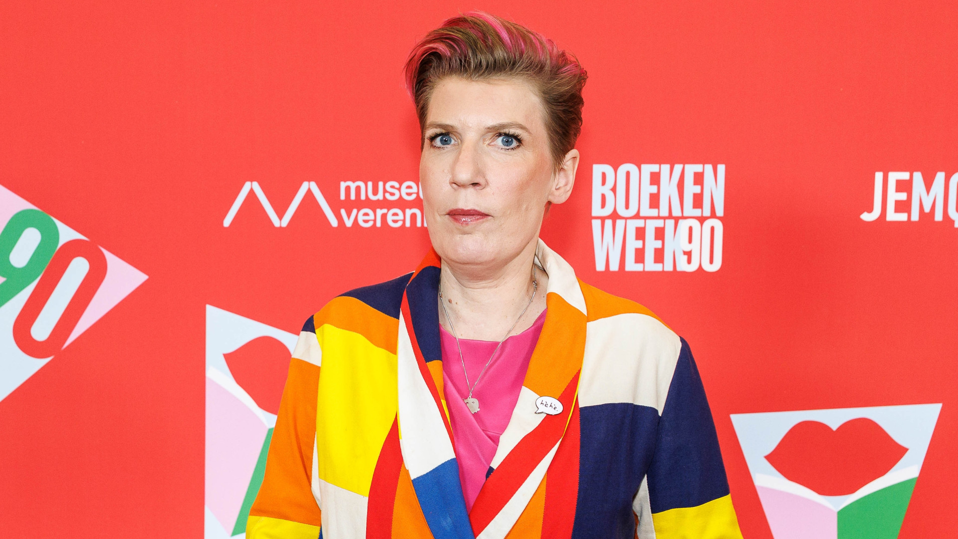 Bekendeburen ontdekt het grote geheim achter Paulien Cornellisse, het nieuwe jurylid van De Slimste Mens! 1