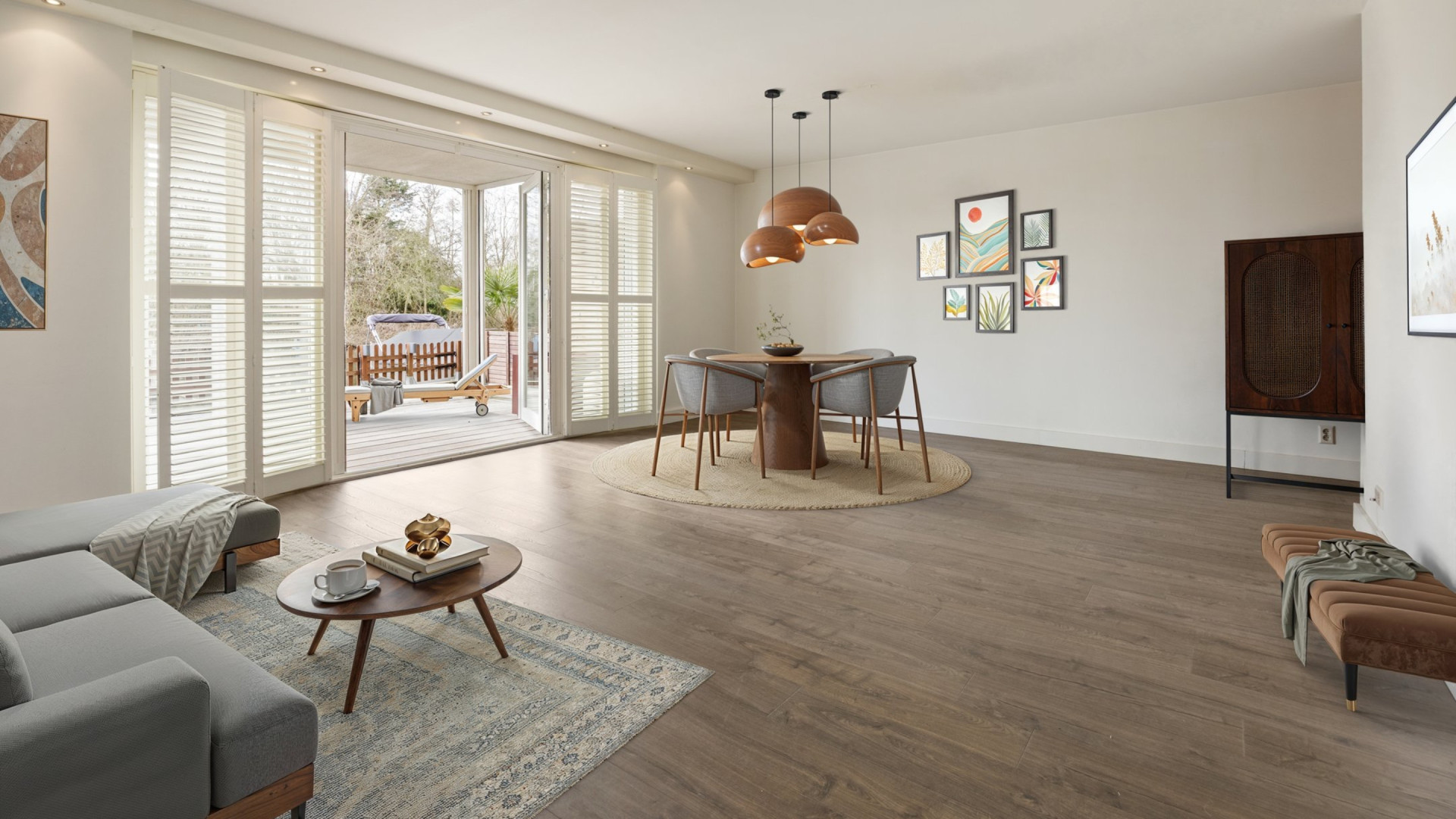 Dre Hazes zet zijn luxe appartement aan het water met eigen aanlegsteiger te koop. Zie foto's 3