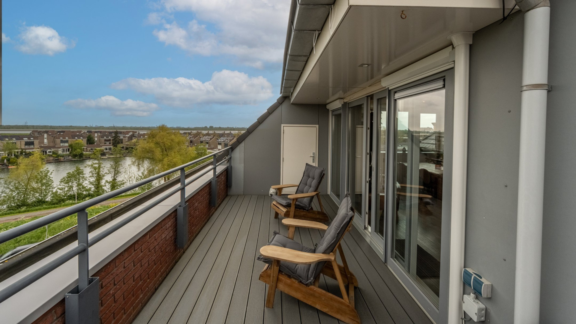 Visma/Lease a Bike wielrenner Olav Kooij koopt dit schitterende penthouse met waanzinnig uitzicht. Zie foto's 11
