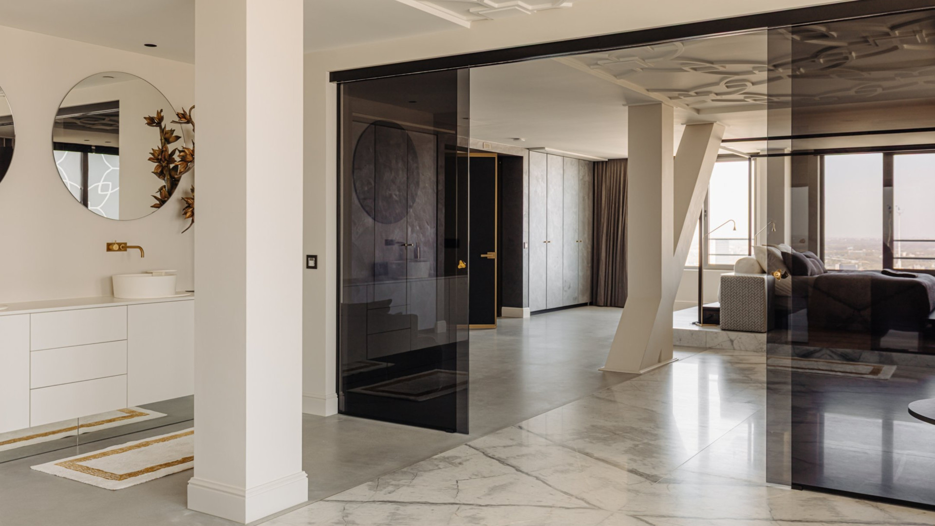 Memphis Depay zet zijn Rotterdamse penthouse met adembenemend uitzicht voor bijna vijf miljoen euro te koop. Zie foto's 14