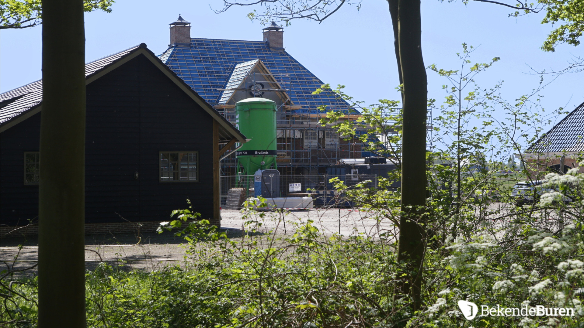 Zover is men met de bouw van de landhuizen van de Meilandjes. Zie foto's 3