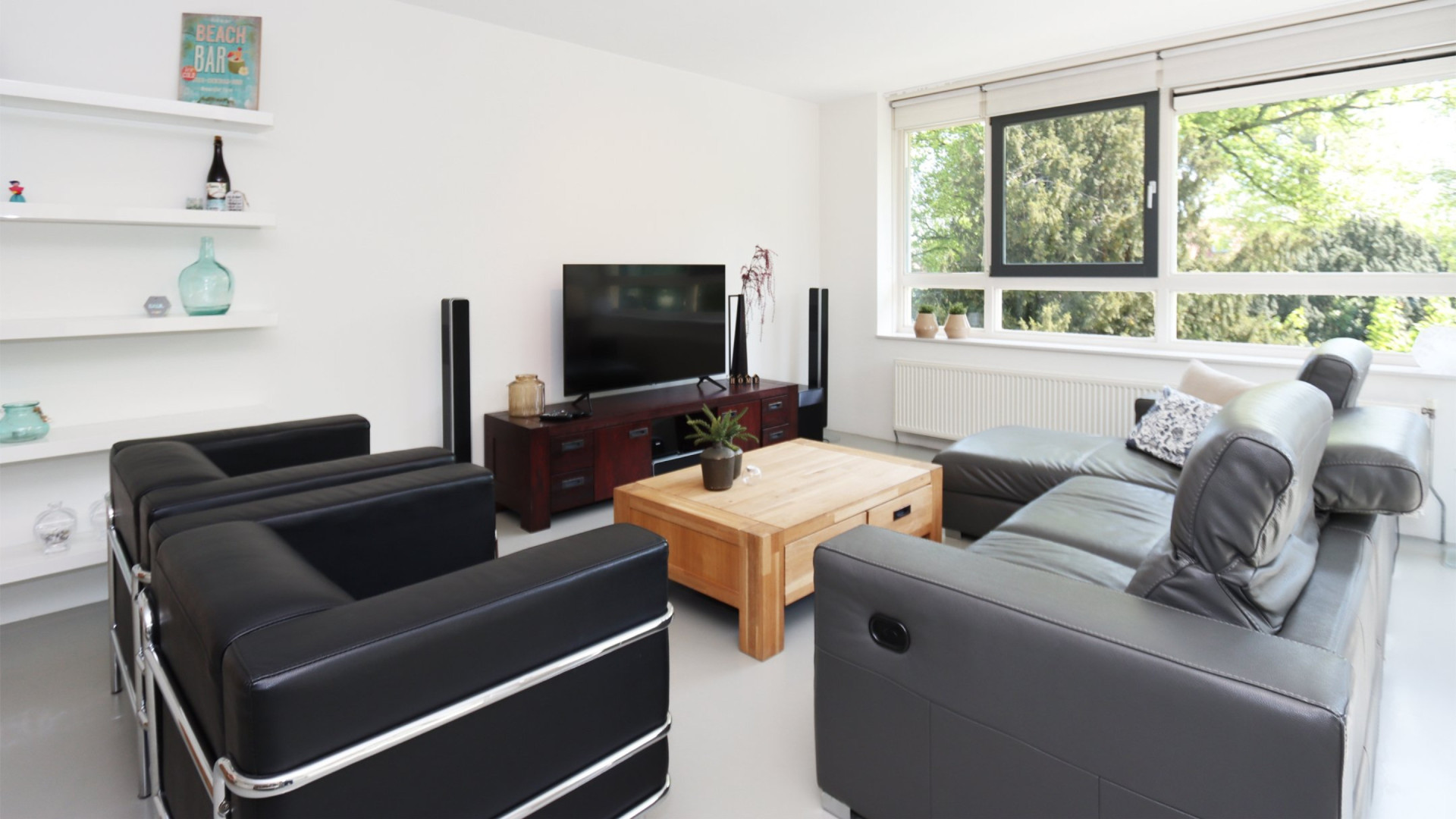 Doelman Jasper Cillessen zet zijn zeer luxe appartement in zijn geboorteplaats Nijmegen te koop.  Zie foto's 4