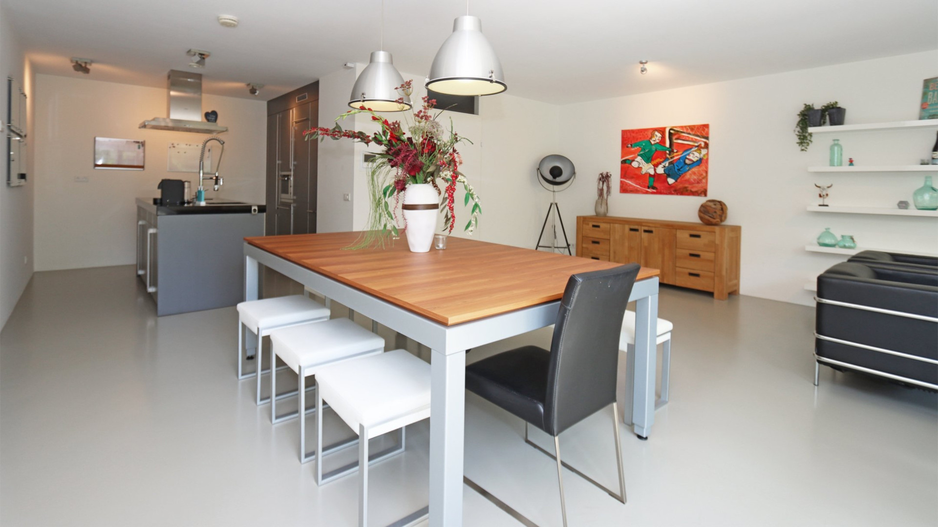 Doelman Jasper Cillessen zet zijn zeer luxe appartement in zijn geboorteplaats Nijmegen te koop.  Zie foto's 5