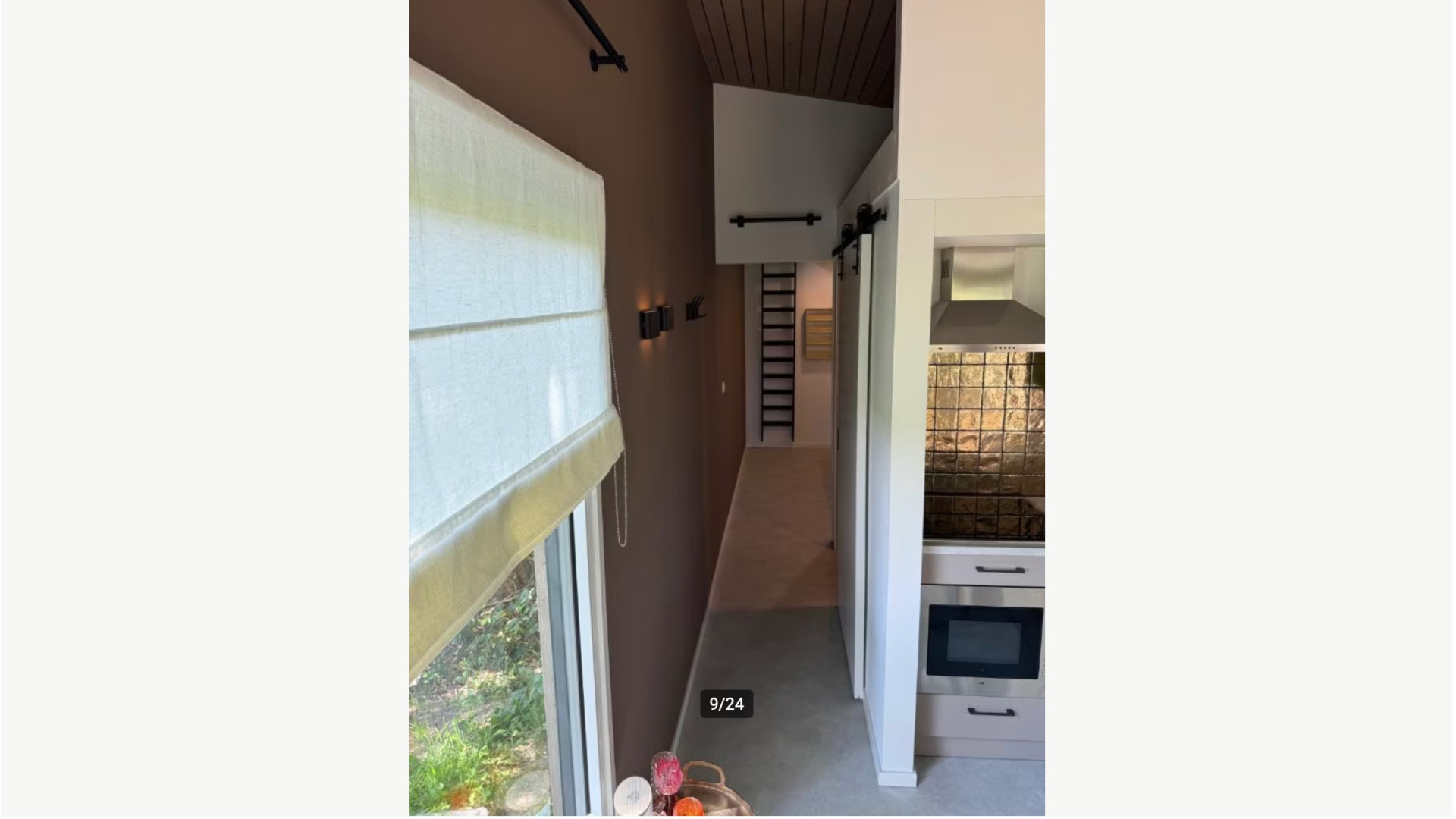 Maxime Meiland zet gedwongen haar Tiny House inclusief meubelen te koop. Zie foto's 10