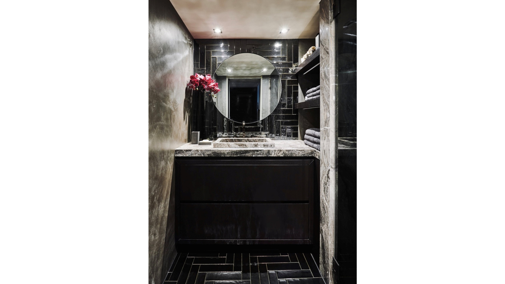 Interieur stylist van de sterren Eric Kuster zet nu ook z’n tweede appartement in Amsterdam te koop! zie foto's 8
