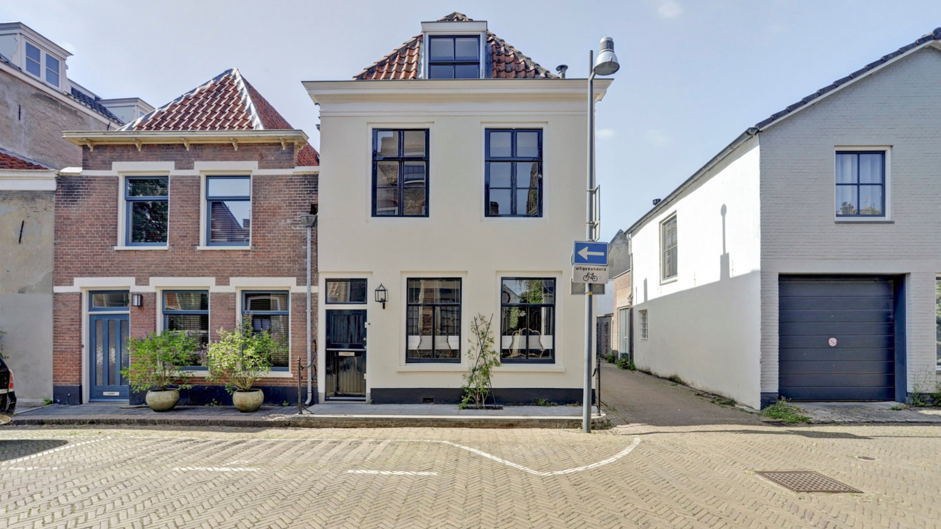 Diederik Jekel zet na 3 jaar zijn rijksmonument alweer te koop! Zie foto's 2