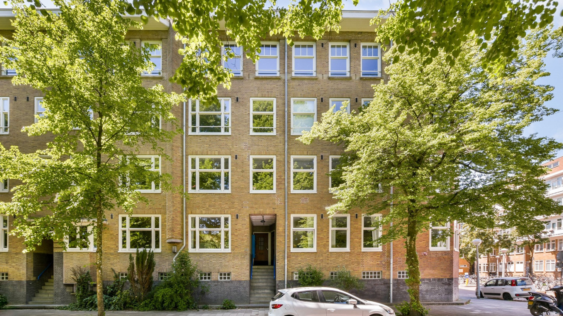 Rick Engelkes verkoopt zijn zonnige appartement met uitzicht over het water. Zie foto's 2