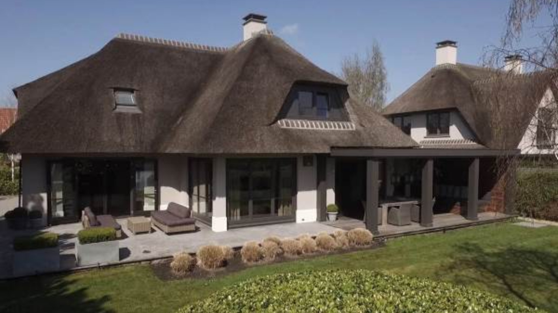 Dit is de luxe villa van beoogd Ajax-trainer Marcel Keizer aan de Vinkeveense Plassen. Zie foto's 2