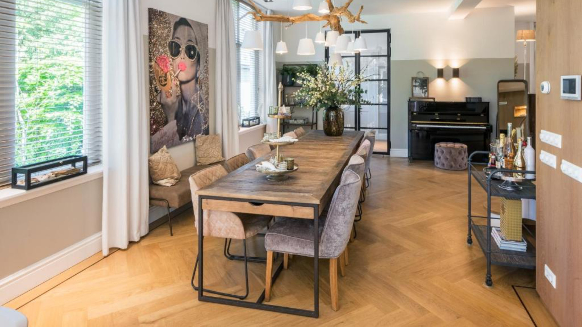 Sonja Bakker probeert haar luxe villa in Bergen opnieuw te verkopen. Zie foto's 4