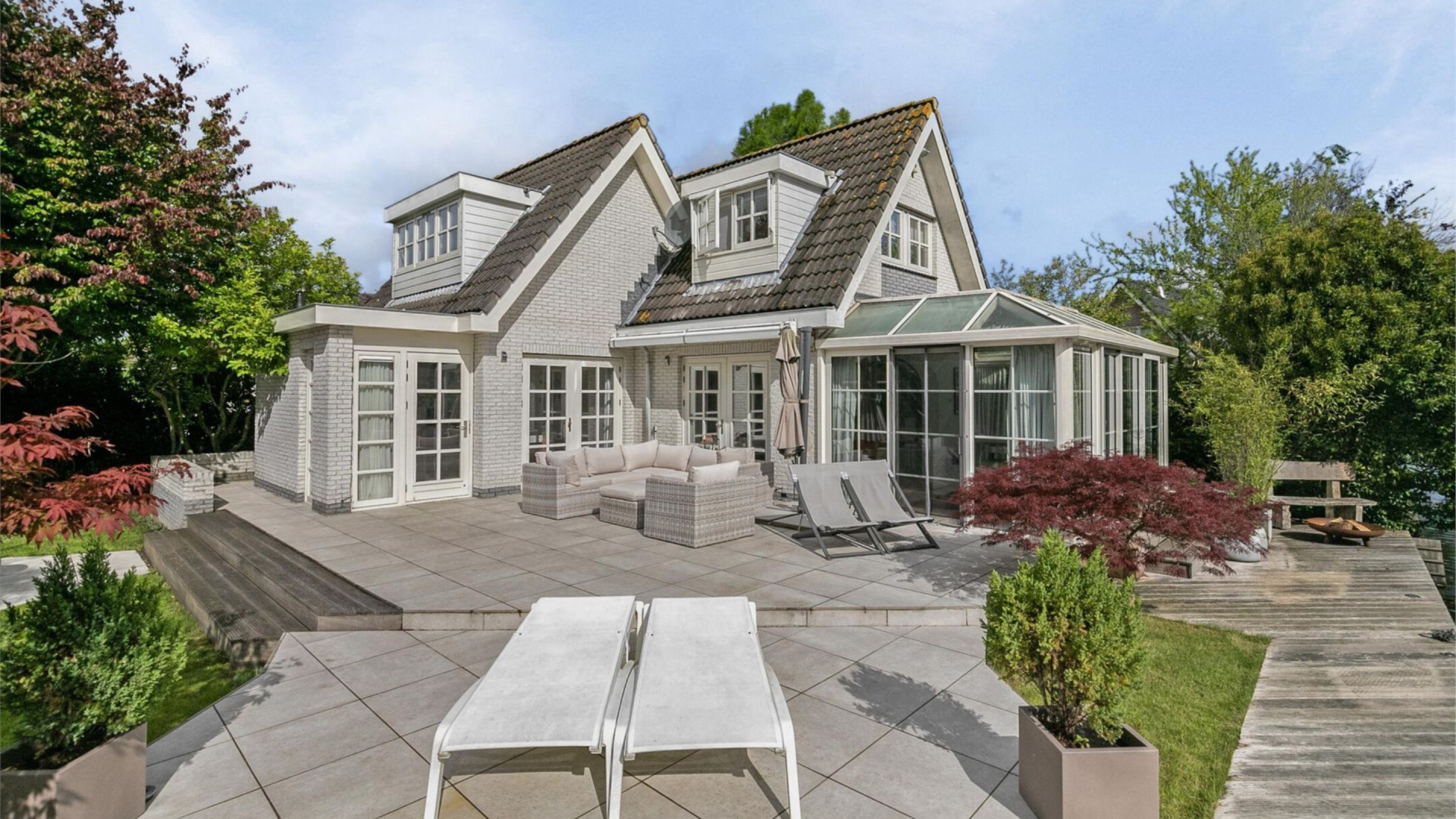Criminele villa van Katja Schuurman te koop. Zie foto's 3