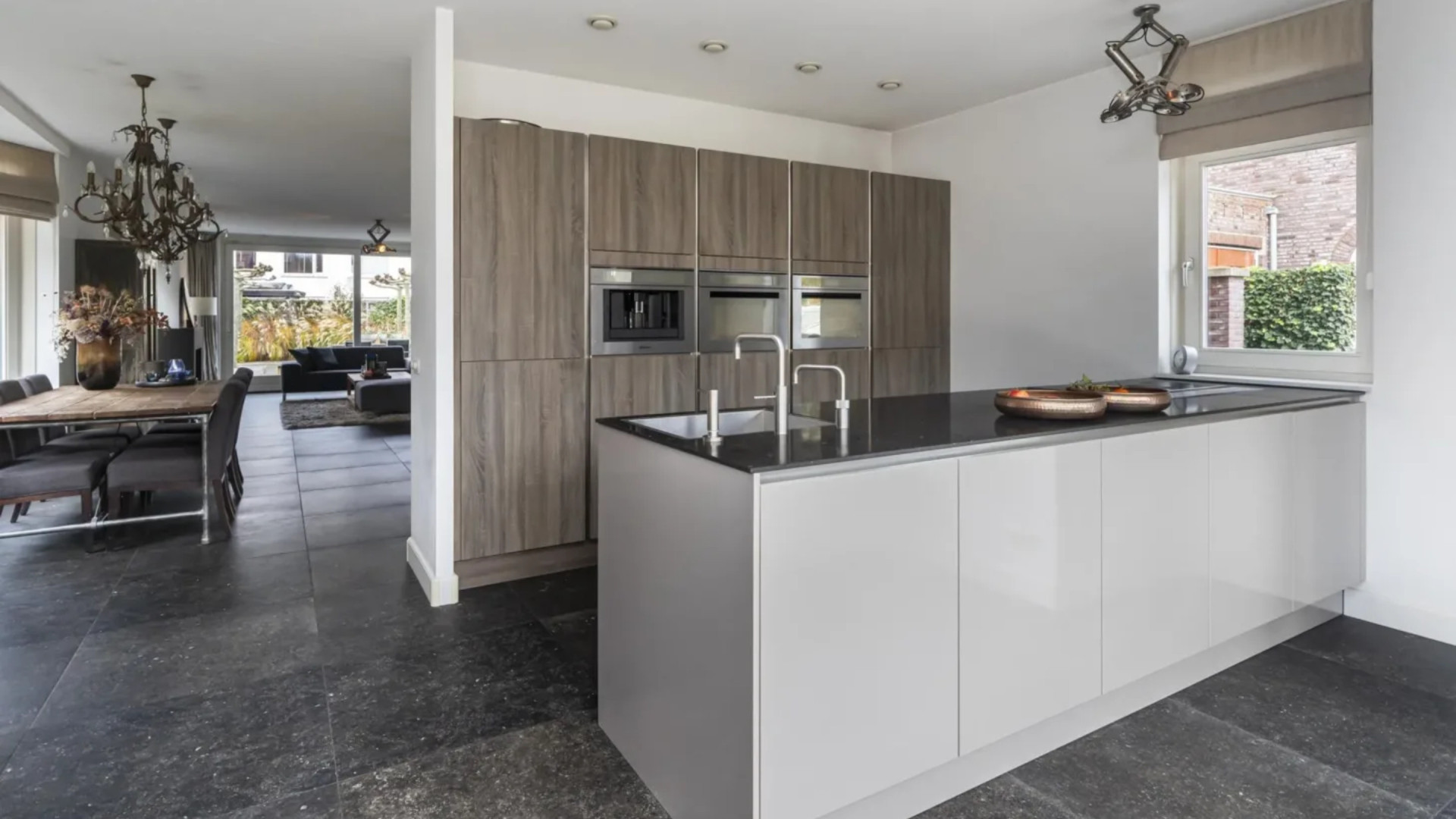 Feyenoord-ster Sem Steijn verruilt appartement voor Haagse droomvilla. Zie foto’s 4