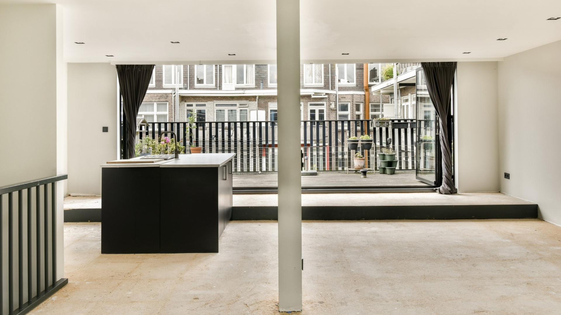 Fabienne de Vries zet scheidingswoning in Amsterdam te koop. Zie foto’s 4