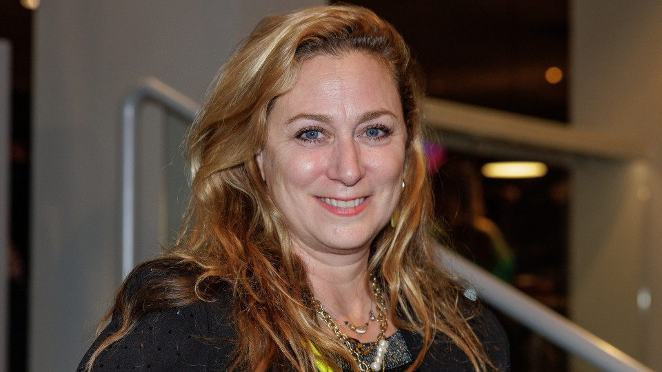 Fabienne de Vries zet scheidingswoning in Amsterdam te koop. Zie foto’s