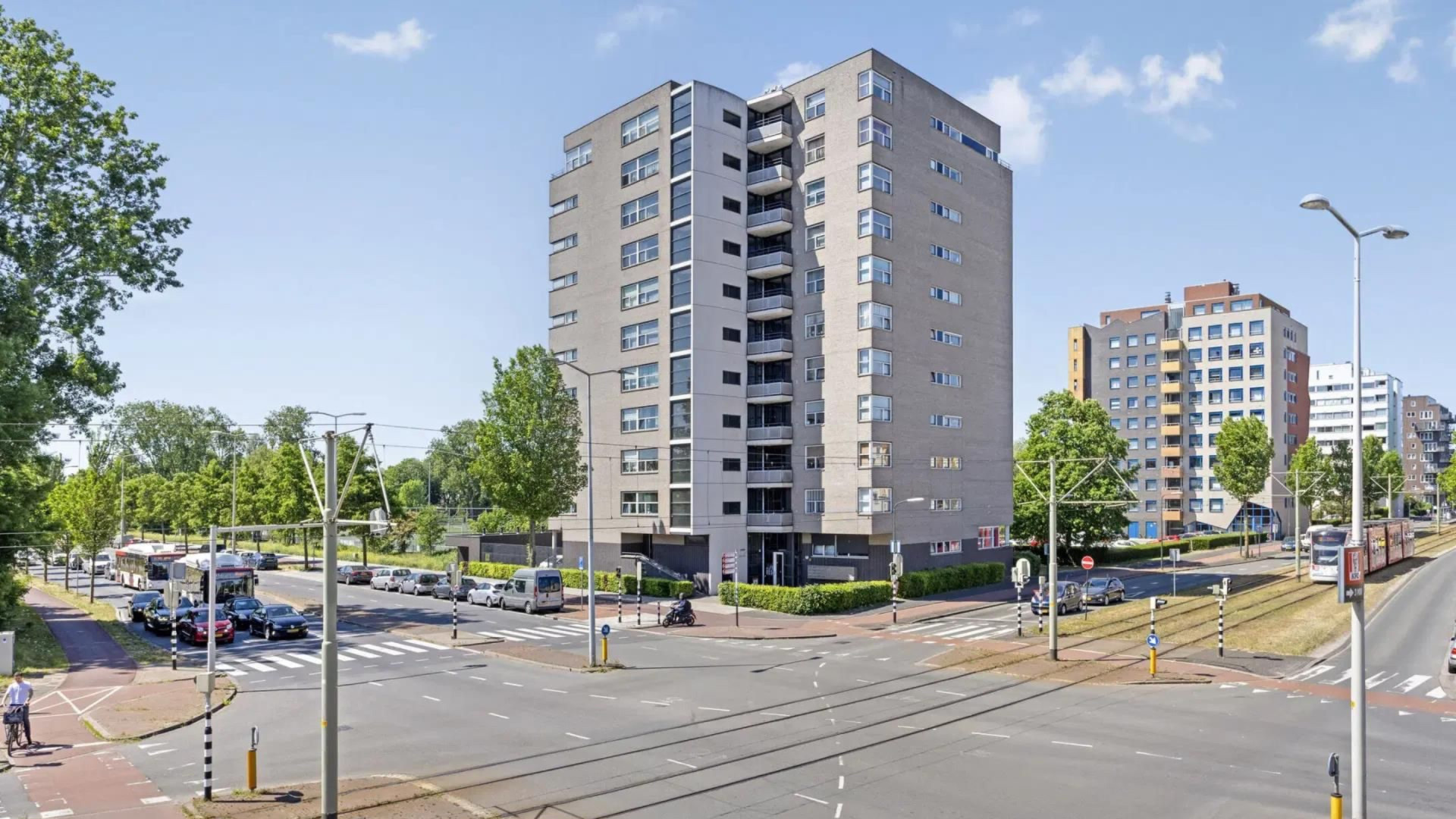 Justitie en Belastingdienst veilen appartement van deze voormalige Oranje- en Feyenoord-speler 2