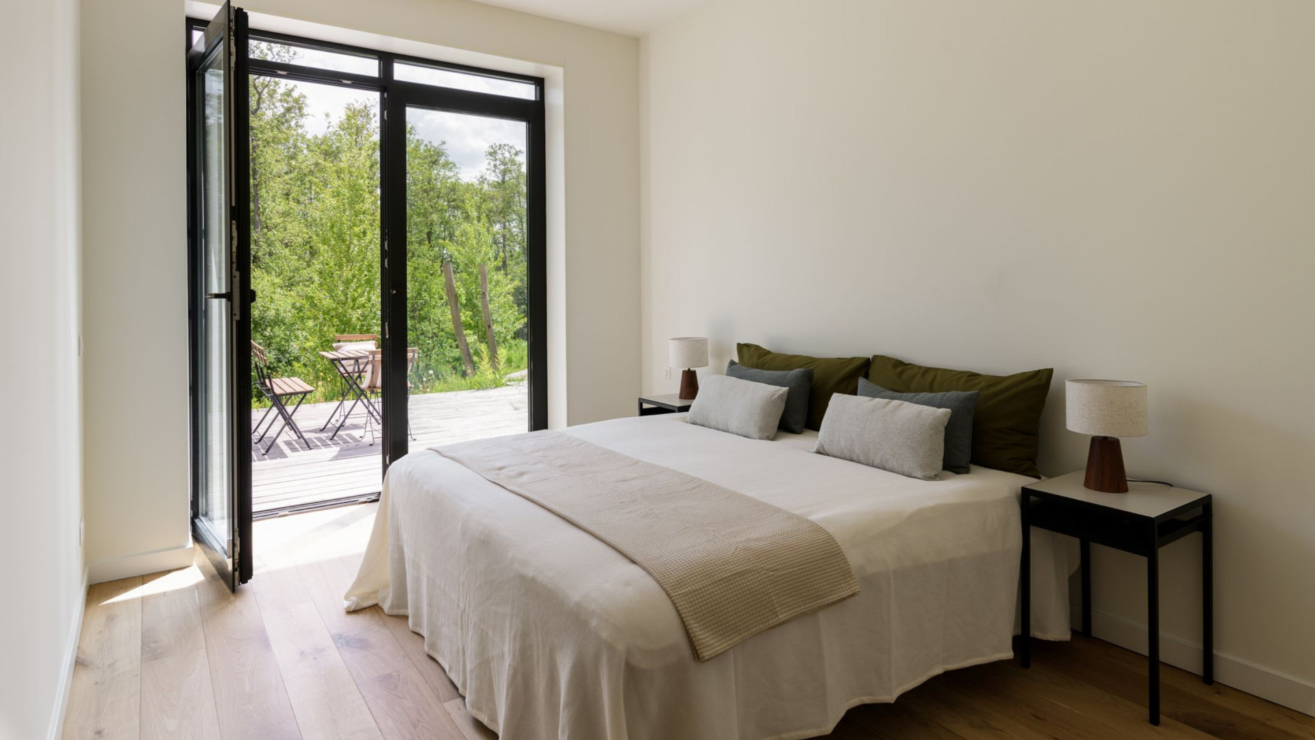 Sander Schimmelpenninck zet nog geen anderhalf jaar na aankoop zijn luxe appartement alweer in de verkoop! Zie foto's 7