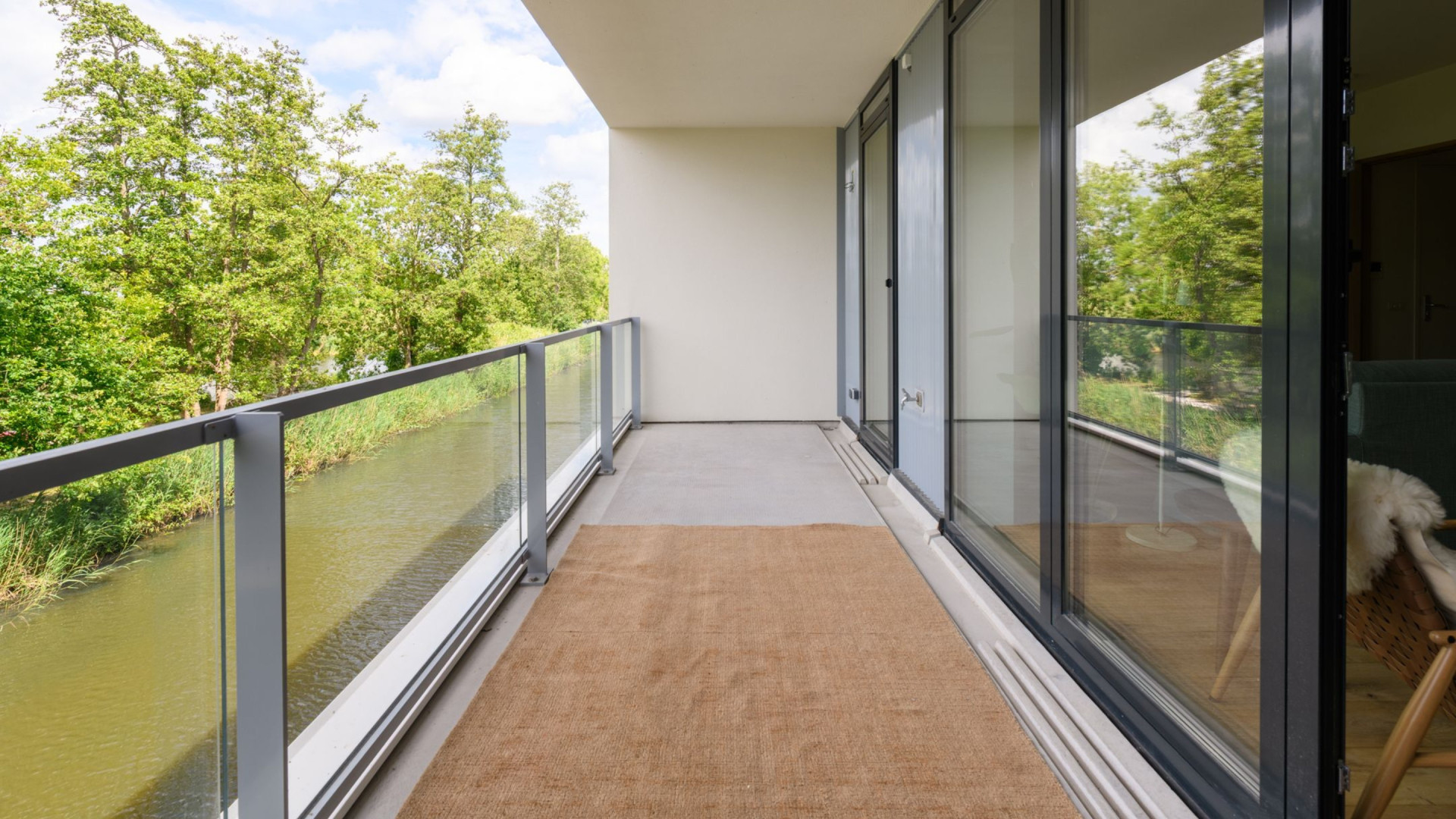 Sander Schimmelpenninck zet nog geen anderhalf jaar na aankoop zijn luxe appartement alweer in de verkoop! Zie foto's 10