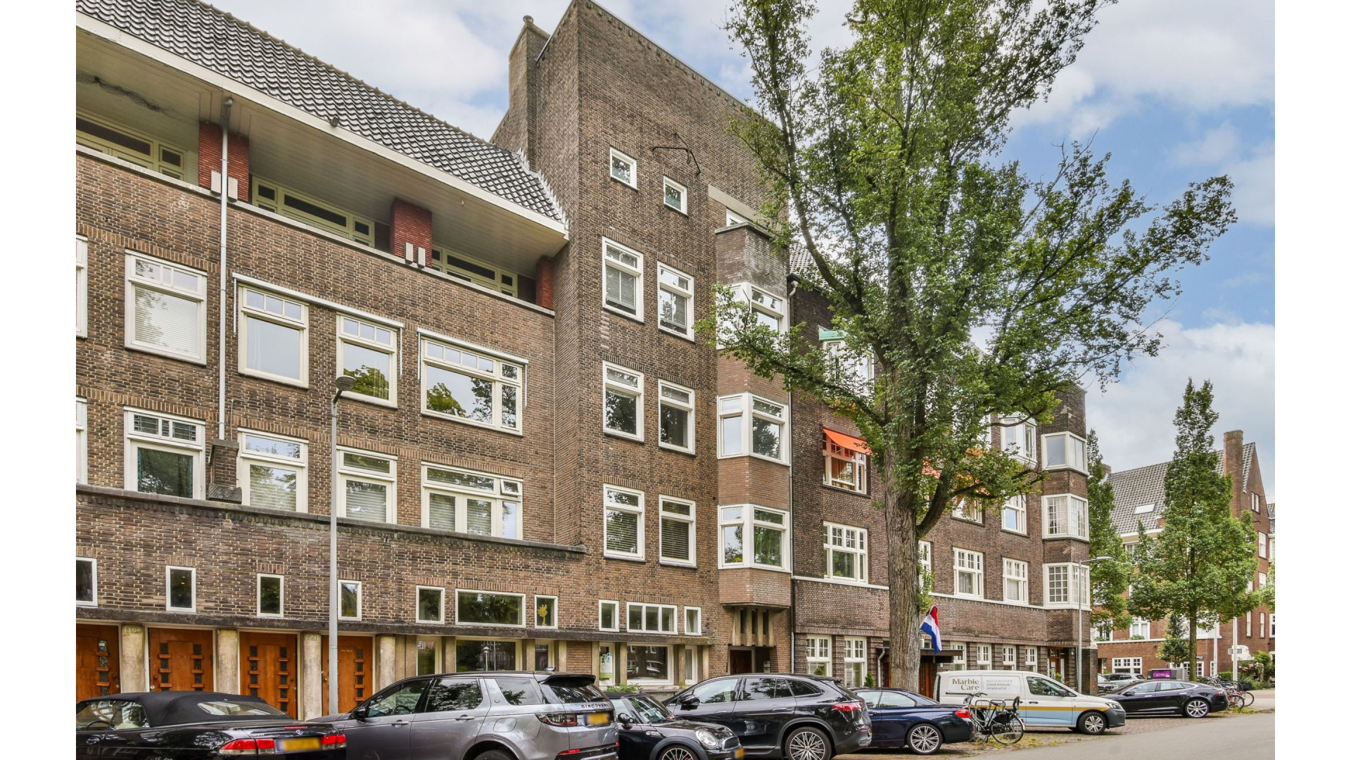 Marvin, zoon van Connie Breukhoven, zet zijn luxe appartement te koop. Zie foto’s 2