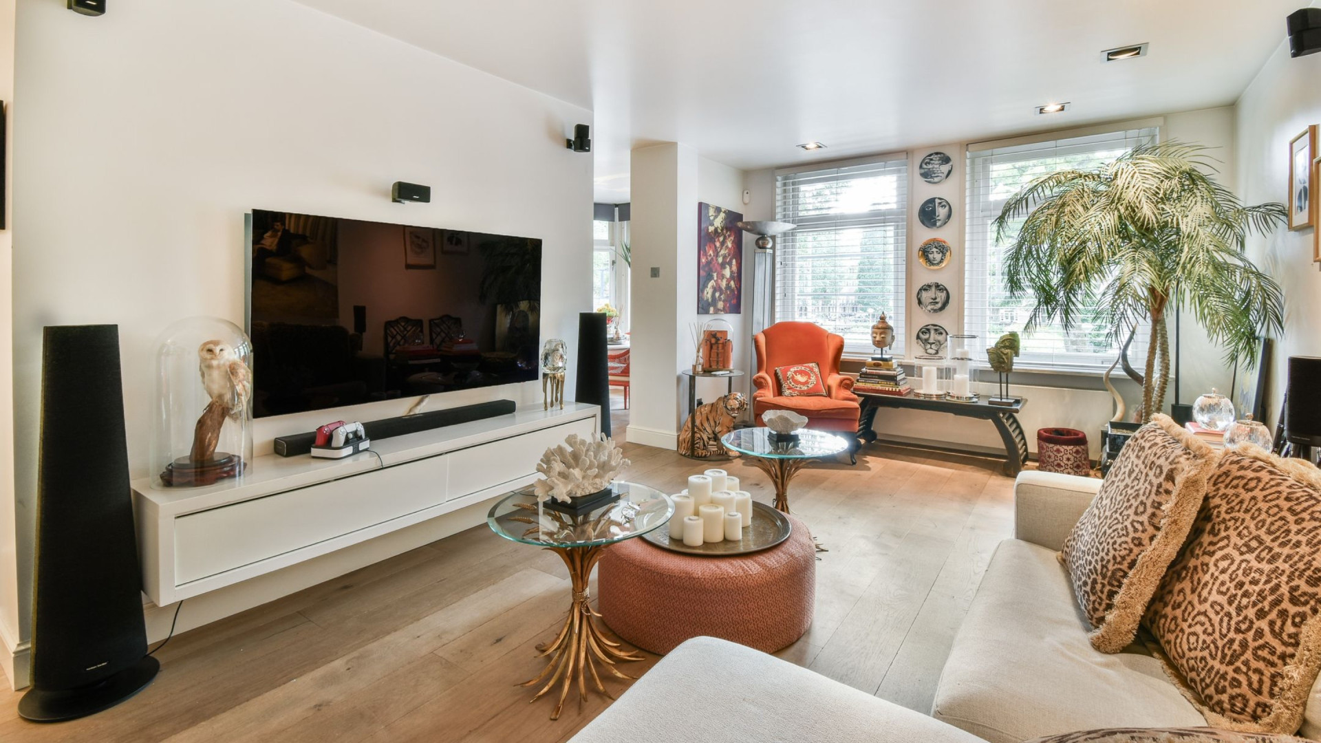 Marvin, zoon van Connie Breukhoven, zet zijn luxe appartement te koop. Zie foto’s 3
