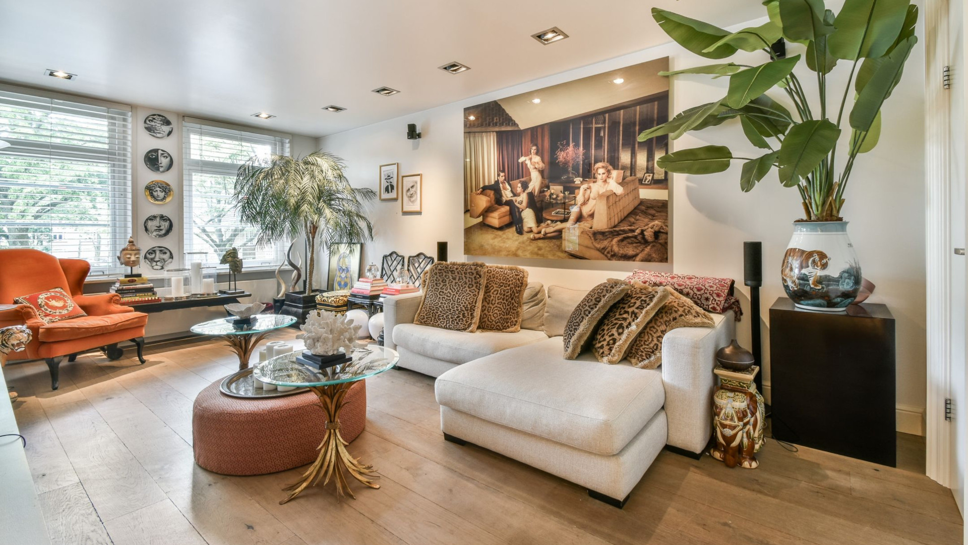 Marvin, zoon van Connie Breukhoven, zet zijn luxe appartement te koop. Zie foto’s 4