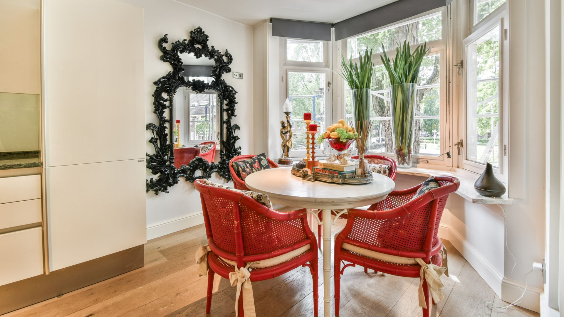Marvin, zoon van Connie Breukhoven, zet zijn luxe appartement te koop. Zie foto’s 6