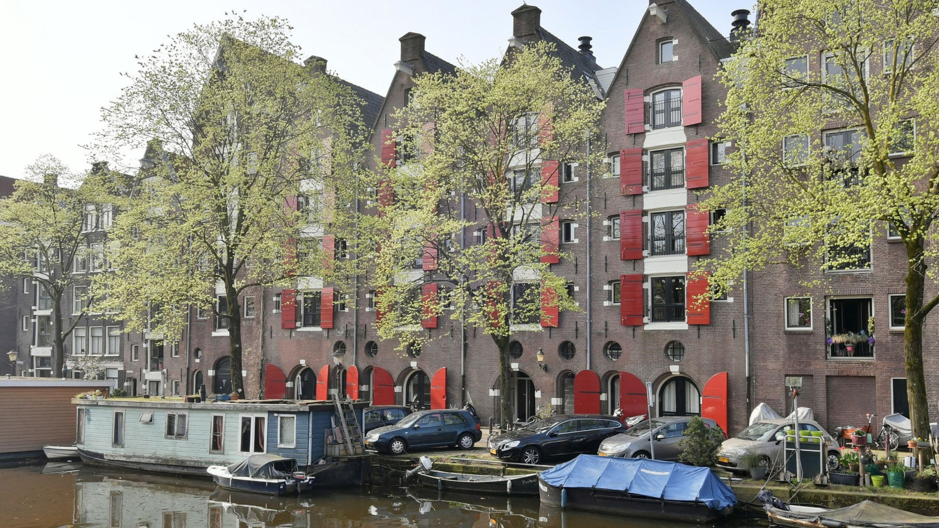 Kijkcijferdeskundige Tina Nijkamp verkoopt haar onrendabele grachtenappartement. Zie foto's 2