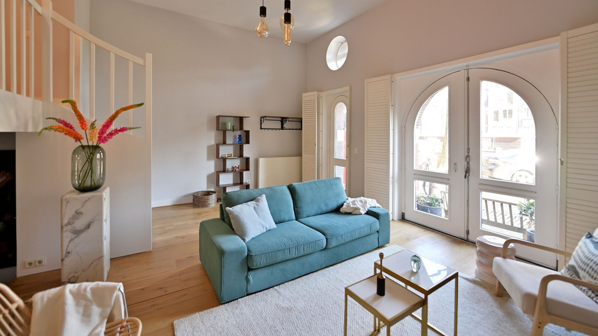 Kijkcijferdeskundige Tina Nijkamp verkoopt haar onrendabele grachtenappartement. Zie foto's 3