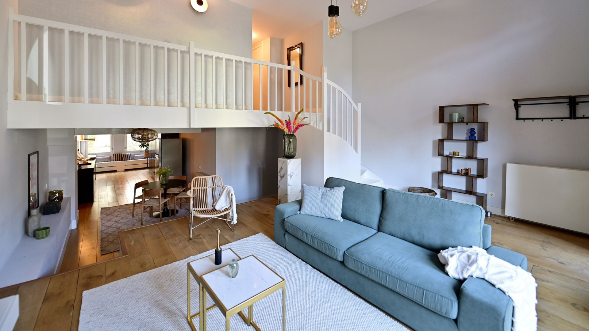 Kijkcijferdeskundige Tina Nijkamp verkoopt haar onrendabele grachtenappartement. Zie foto's 4