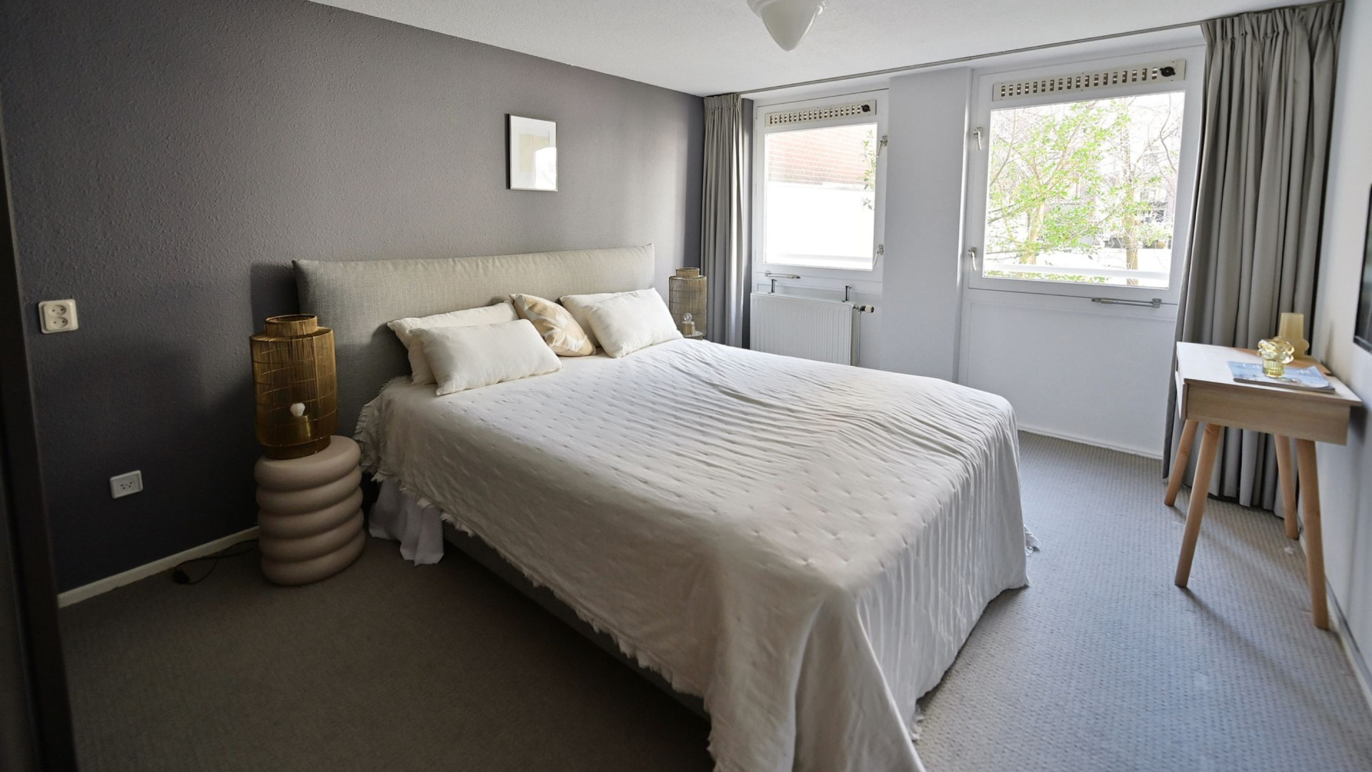 Kijkcijferdeskundige Tina Nijkamp verkoopt haar onrendabele grachtenappartement. Zie foto's 7