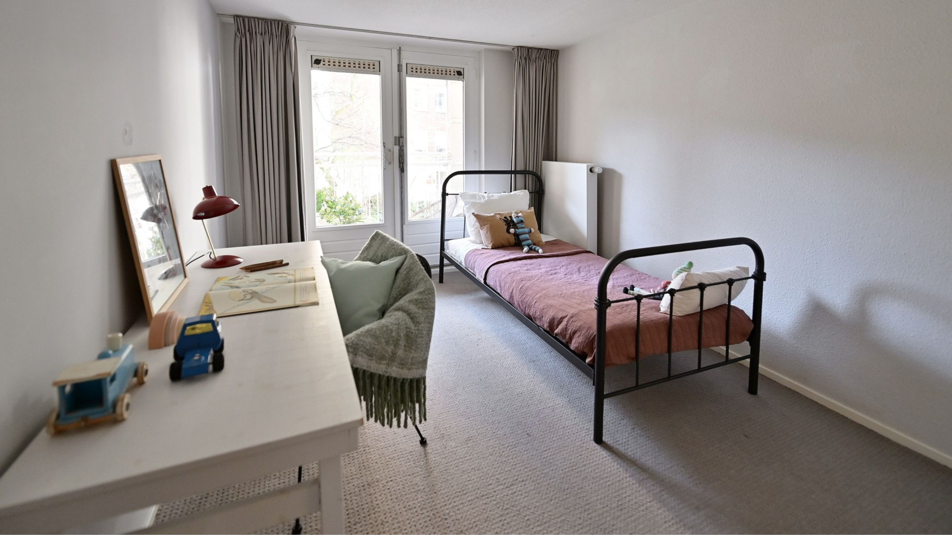 Kijkcijferdeskundige Tina Nijkamp verkoopt haar onrendabele grachtenappartement. Zie foto's 9