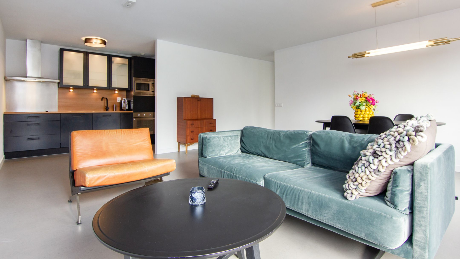Zangeres Anouk zet haar appartement met mooi winstvooruitzicht te koop. Zie foto’s 4