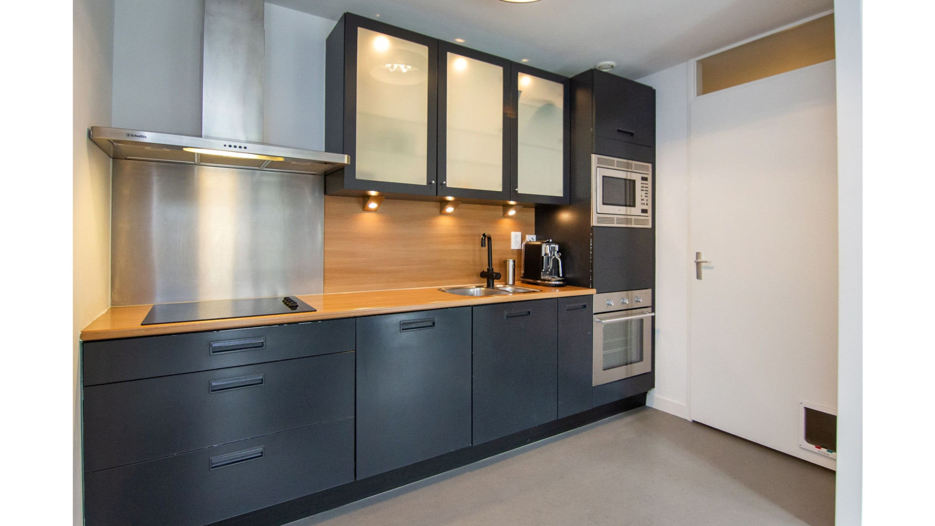 Zangeres Anouk zet haar appartement met mooi winstvooruitzicht te koop. Zie foto’s 5