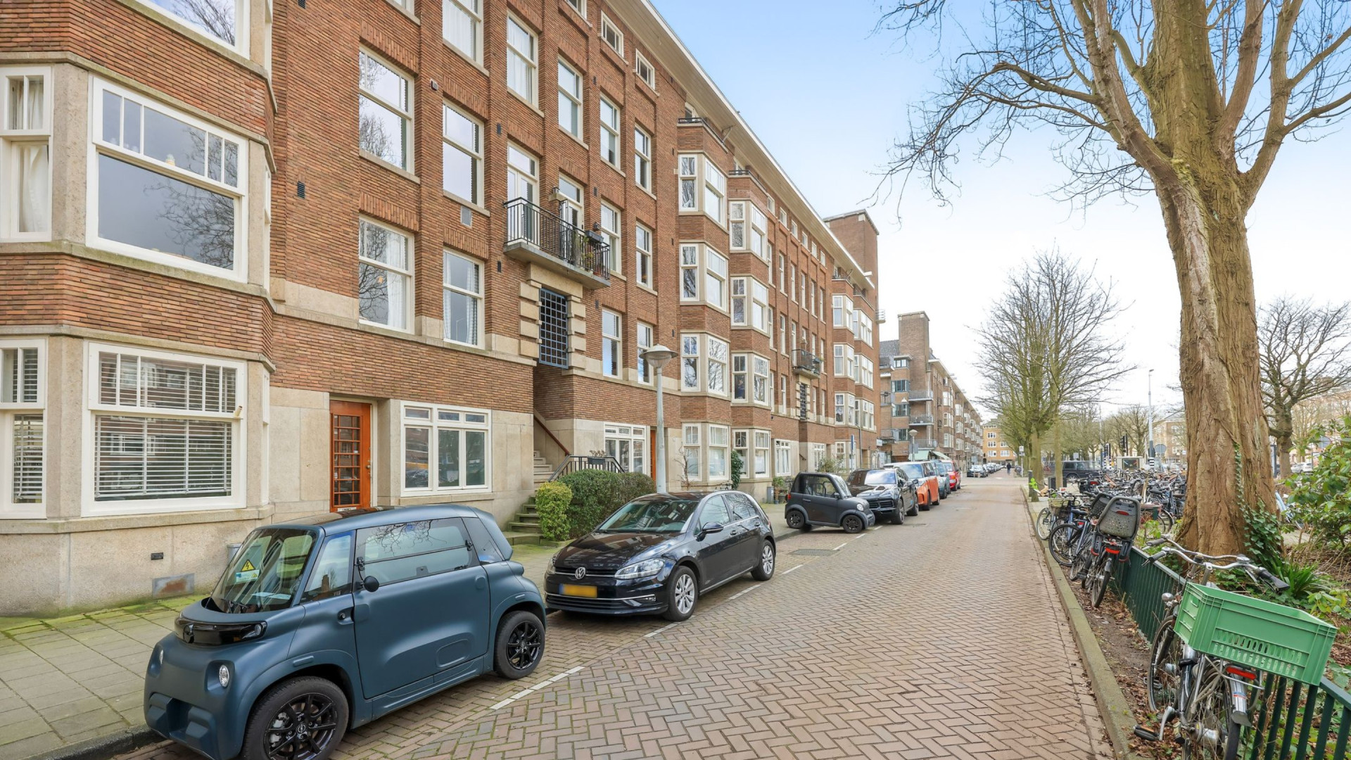Britt Dekker en haar man Max scoren megawinst met de verkoop van hun liefdesnestje. Zie foto’s 2
