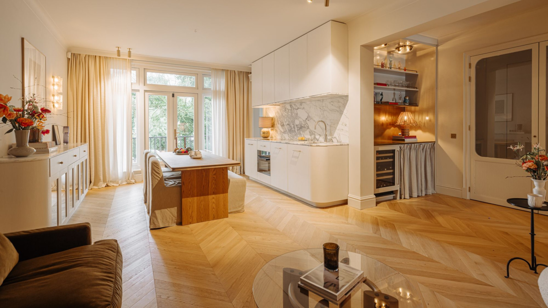 Patrick Kluivert verkoopt zijn Amsterdamse appartement met tonnen euro’s winst. Zie foto’s 4