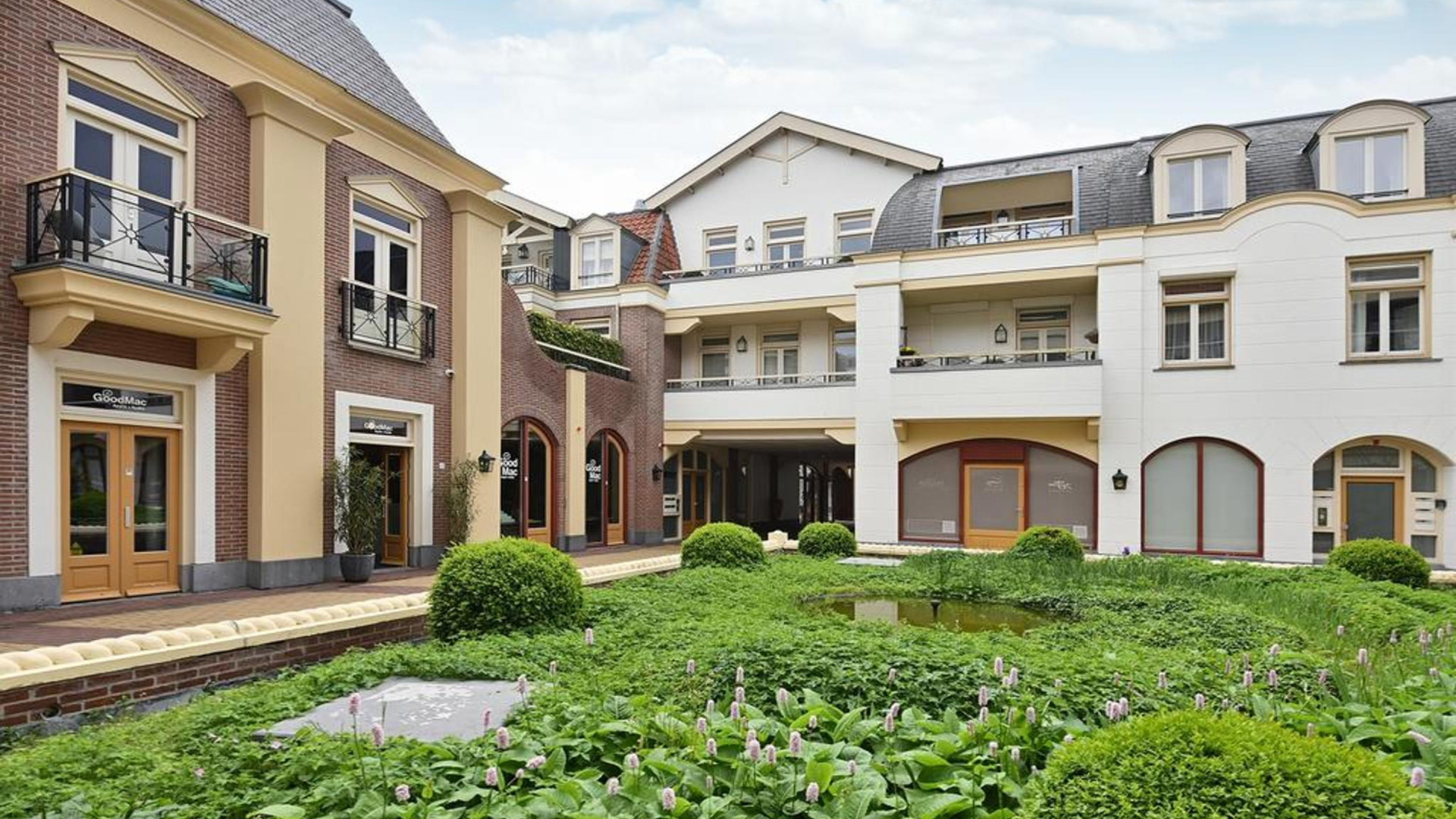 André van Duin koopt dit luxe Gooische appartement. Zie foto’s 2