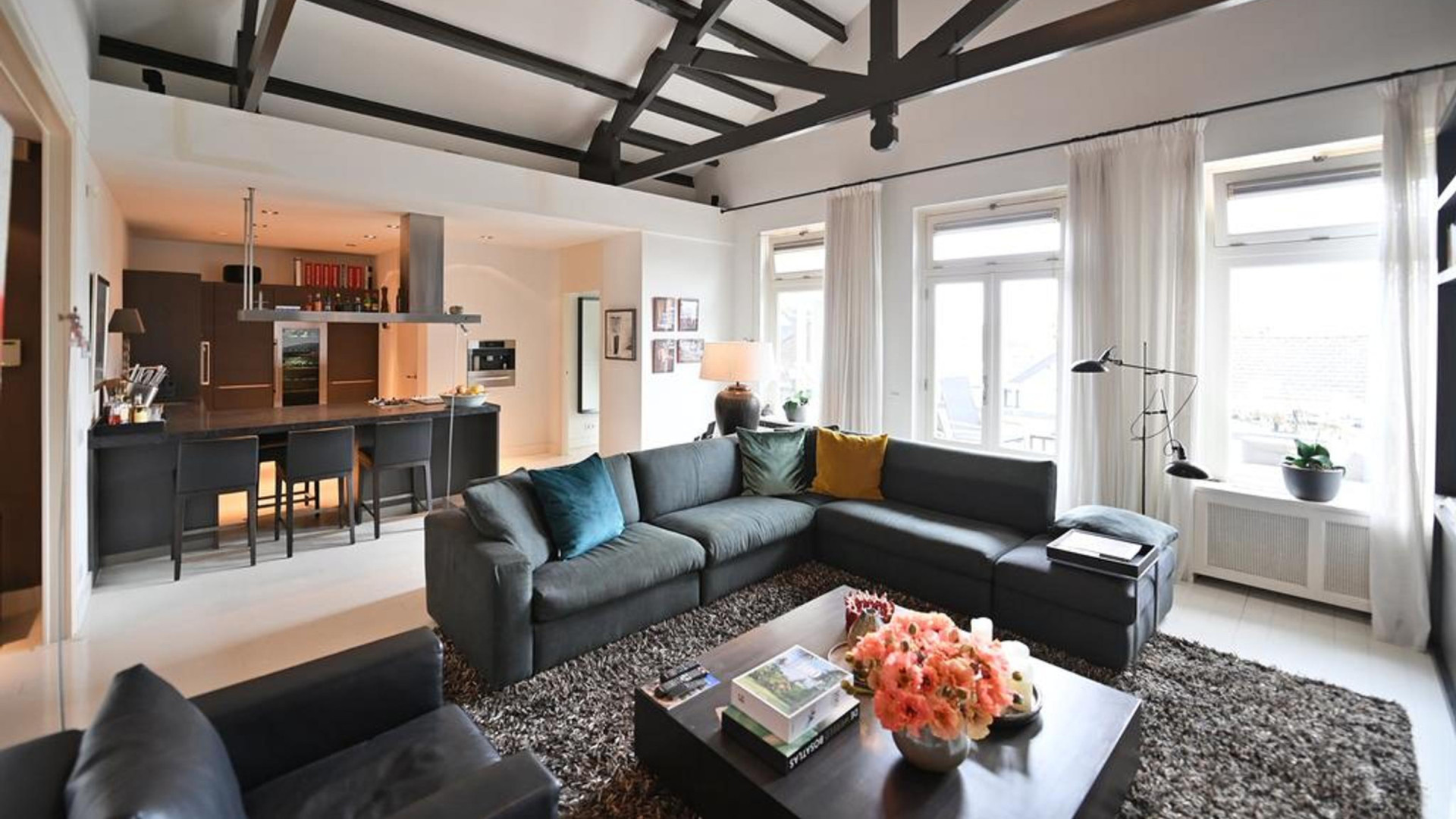André van Duin koopt dit luxe Gooische appartement. Zie foto’s 3