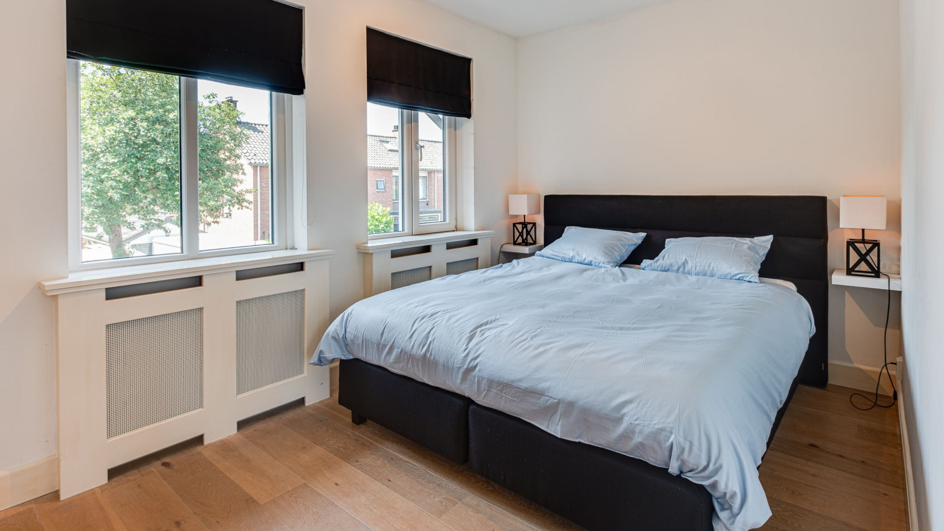 Minnaar Jamie Kames, ex van Steven Kazàn, zet ineens zijn woning te koop. Zie foto’s 6