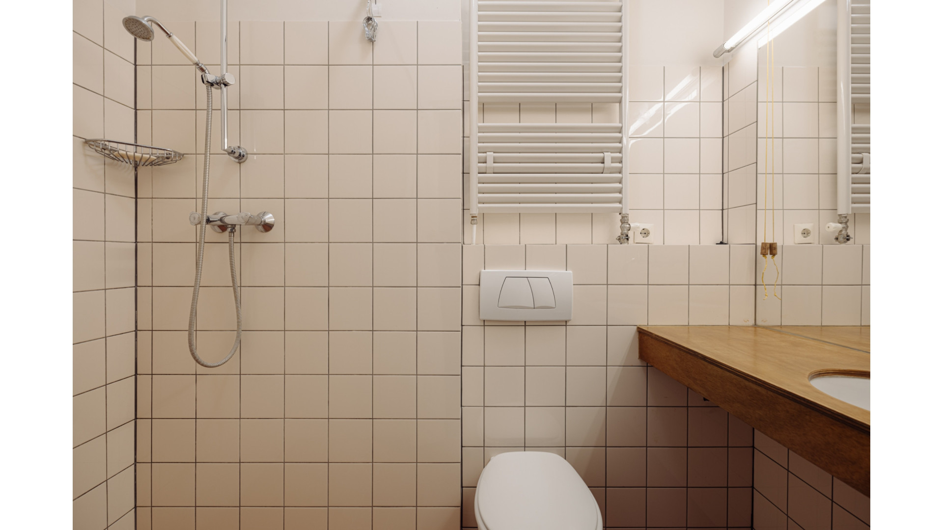 Daan Schuurmans koopt een prachtig en karakteristiek benedenhuis in Amsterdam Zuid. Zie foto's 8