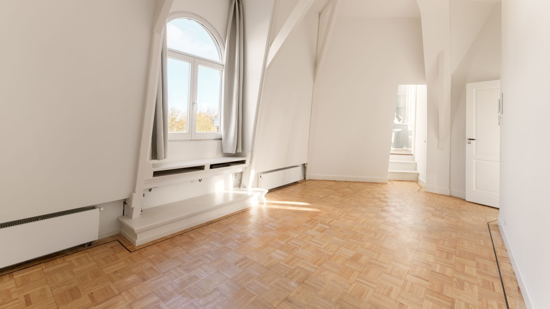 Buddy Vedder koopt zeer duur appartement met serieus gezondheidsrisico. Zie foto's 6