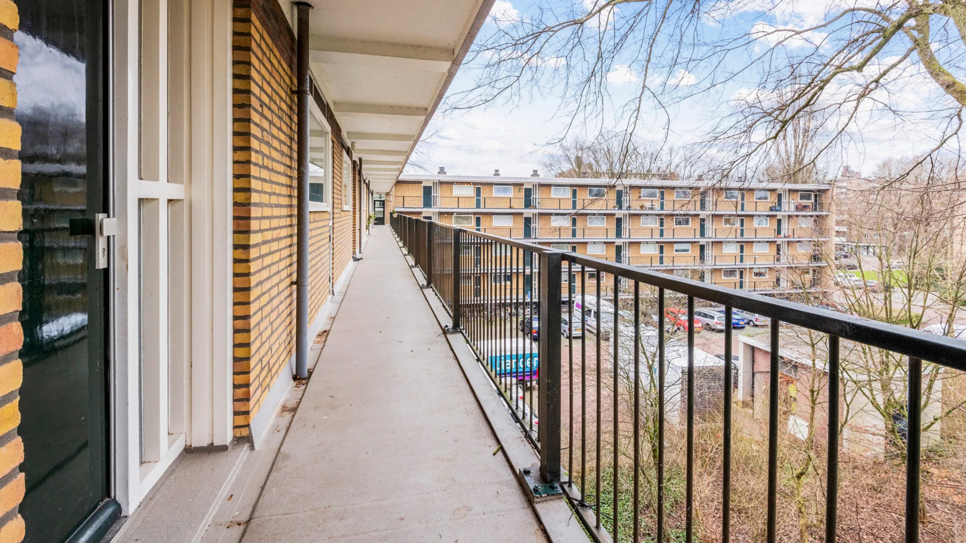 Isa Hoes moet gedwongen haar appartement in Amstelveen verkopen. Zie foto’s 3