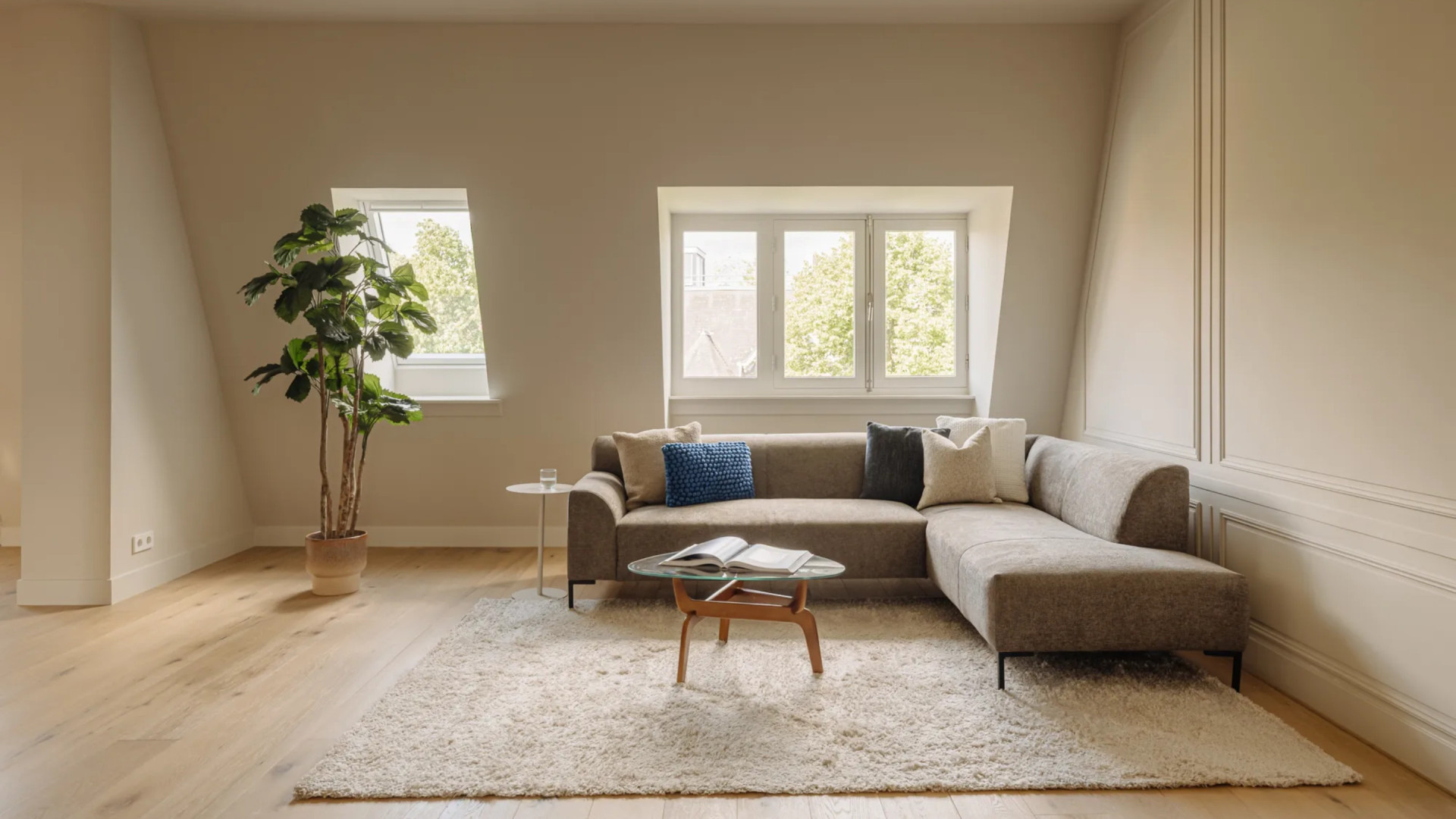 Frank Rijkaard zet zijn zeer luxe topappartement met privé lift te koop. Zie foto’s 3