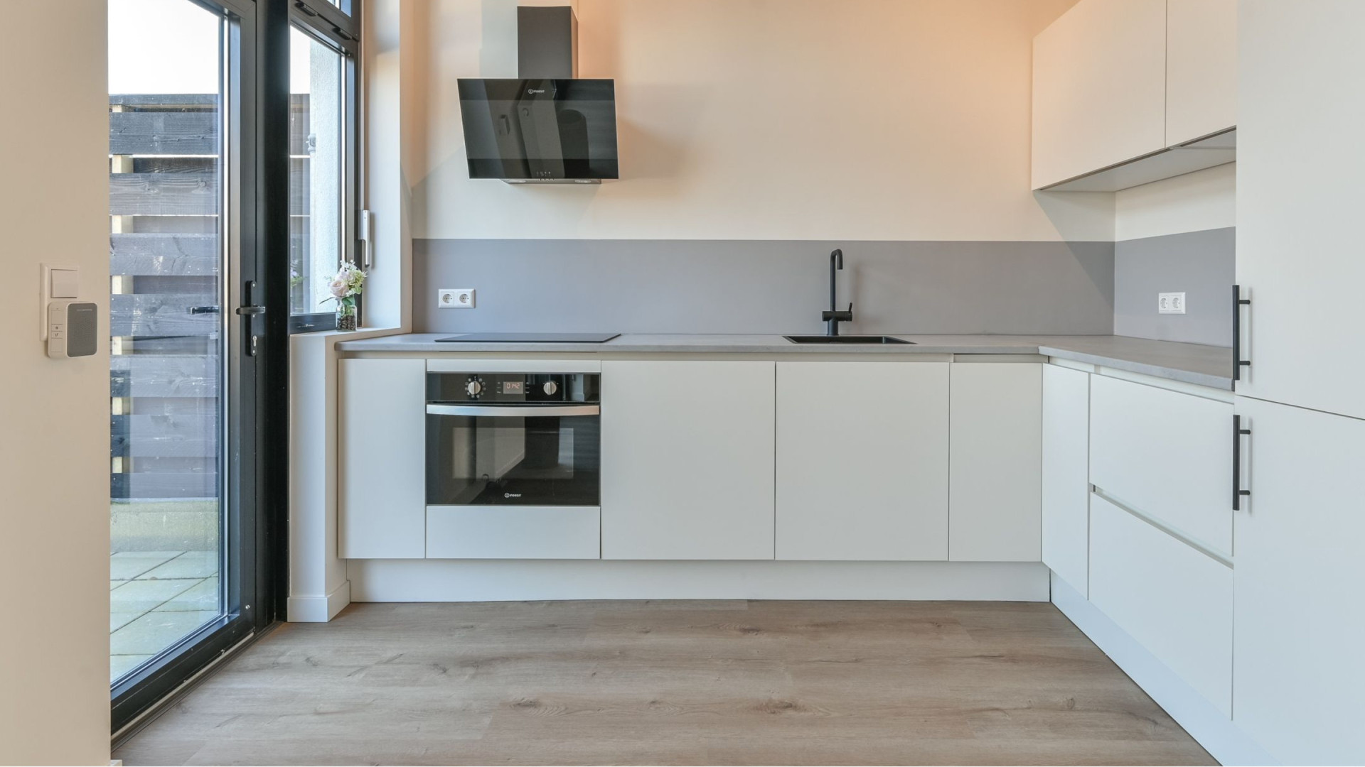 Dit appartement kocht Gallyon van Vessem na haar scheiding. Zie foto's 6