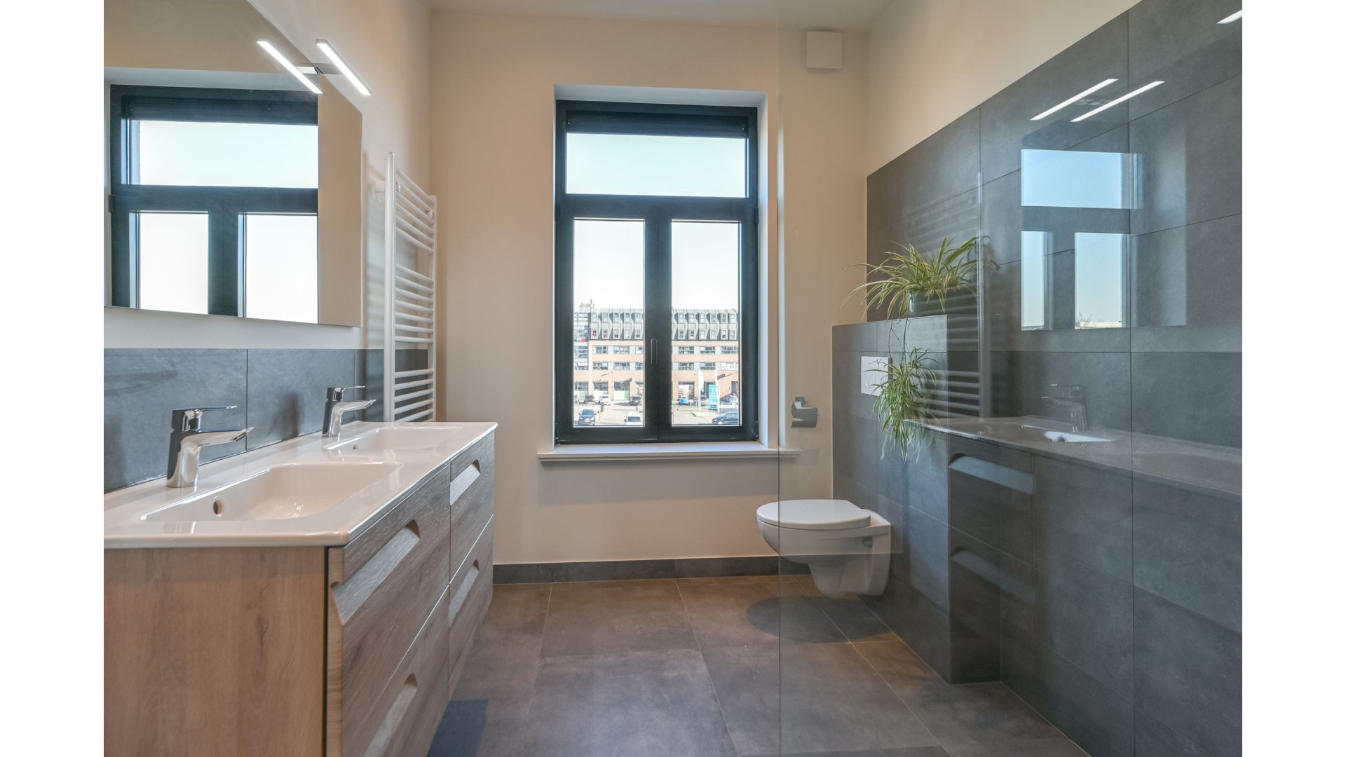Dit appartement kocht Gallyon van Vessem na haar scheiding. Zie foto's 8