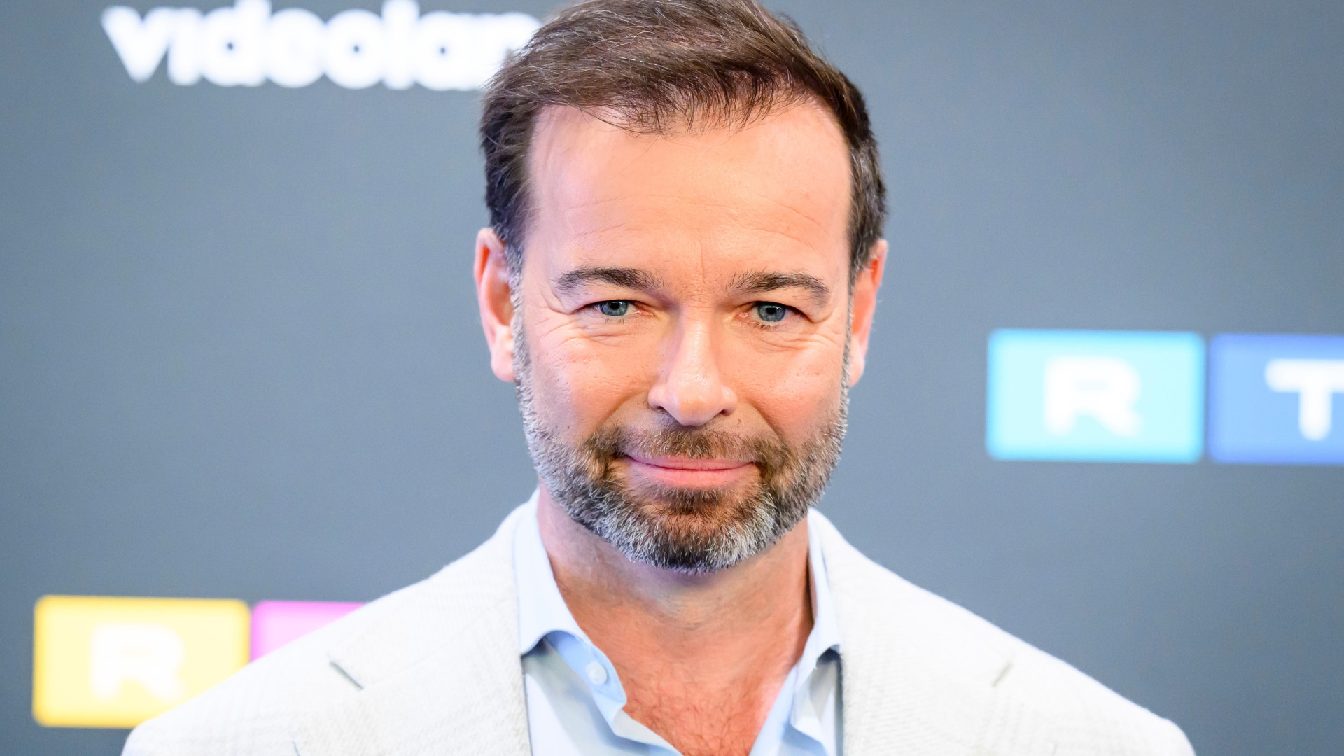 Peter van der Vorst zet zijn Amsterdamse optrekje in de verkoop. Zie foto’s 1