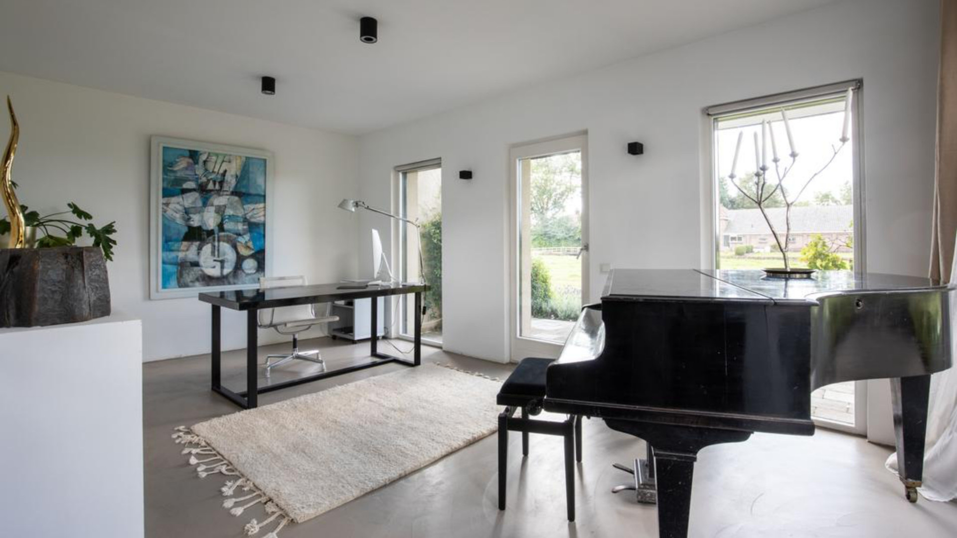 Influencer Vita Cleo Boers koopt indrukwekkende villa aan de Amstel. Zie foto’s 7