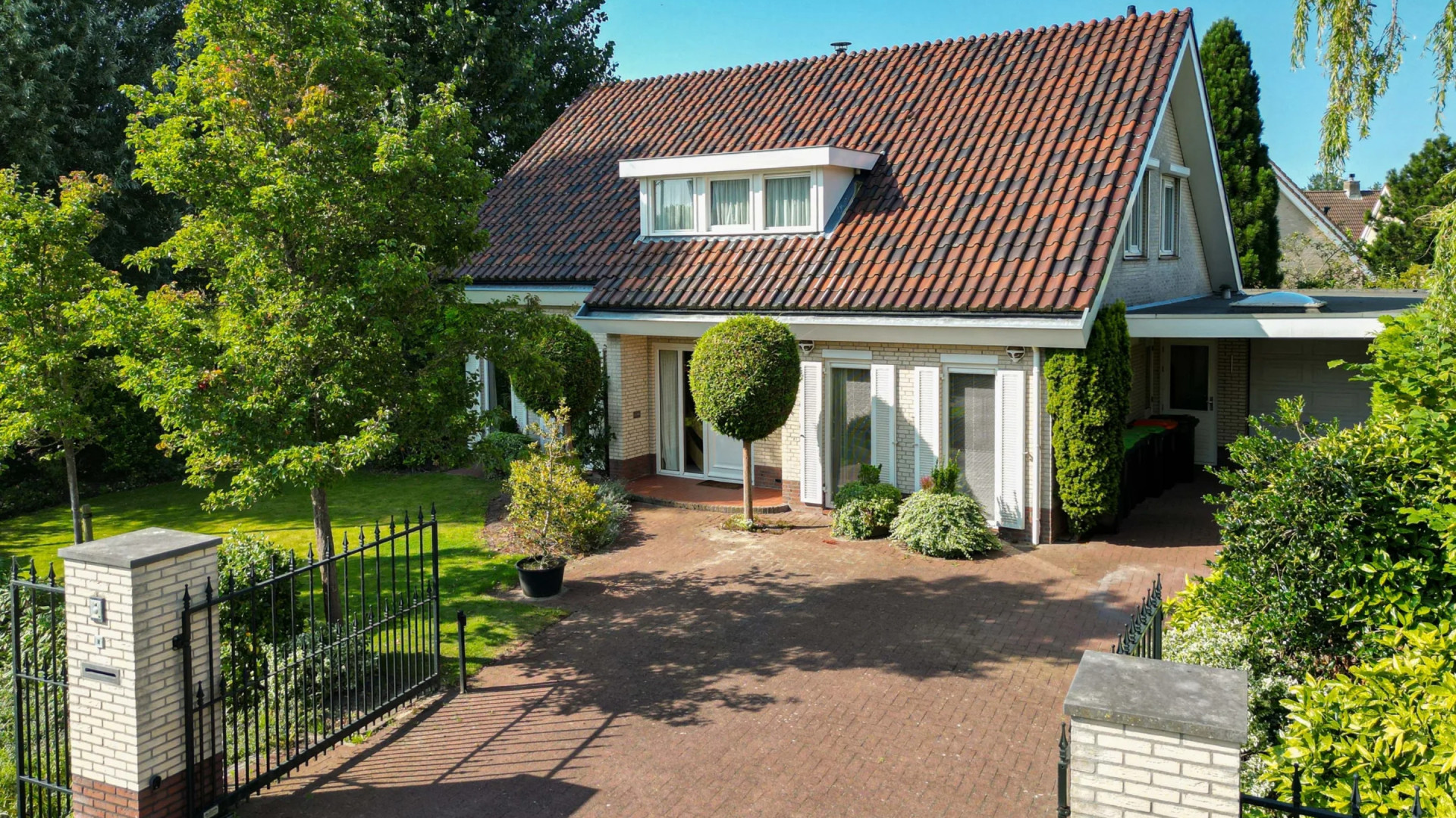 Mart Hoogkamer koopt prachtige villa in Rijnsburg. Zie foto’s 2