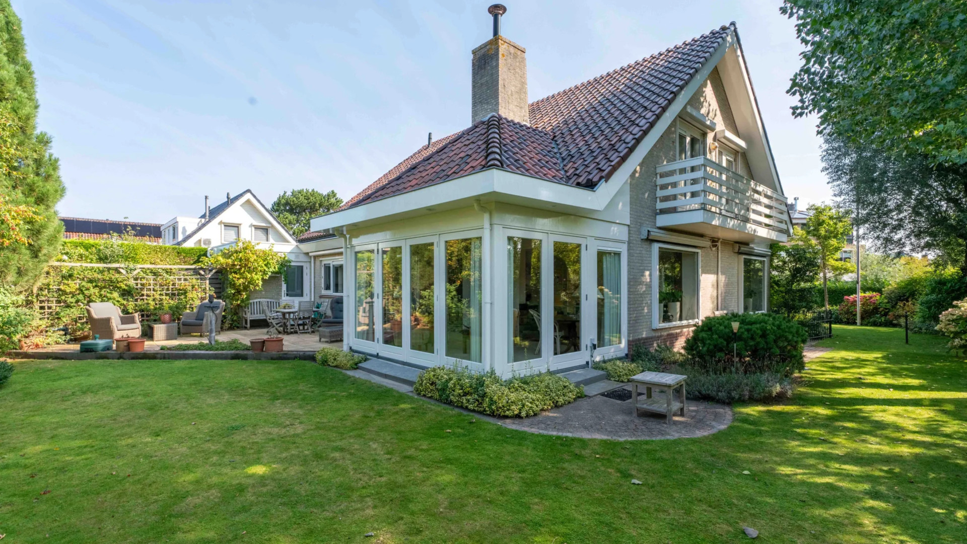 Mart Hoogkamer koopt prachtige villa in Rijnsburg. Zie foto’s 11