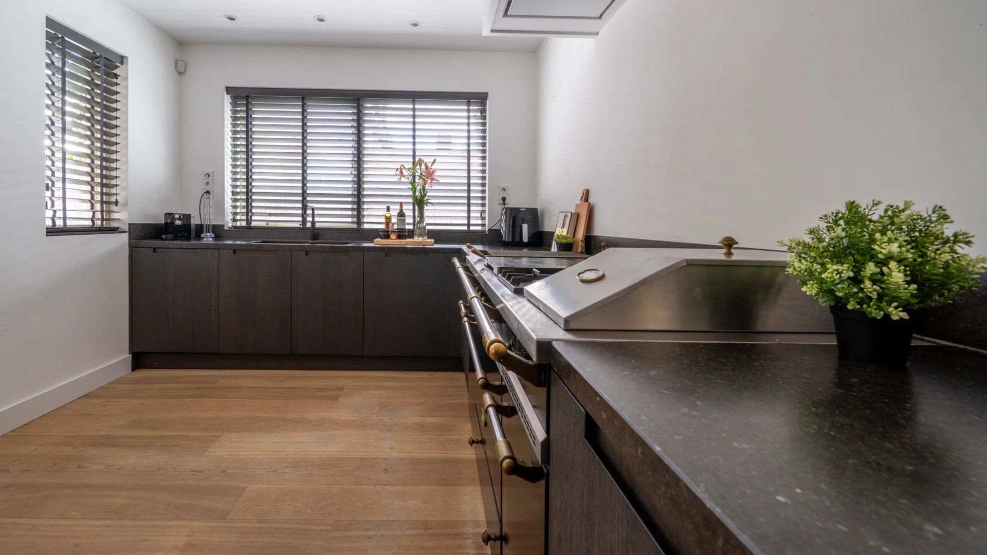 Zanger Gers Pardoel zet zijn riante villa te koop en gaat voor deze megawinst. Zie foto’s 5